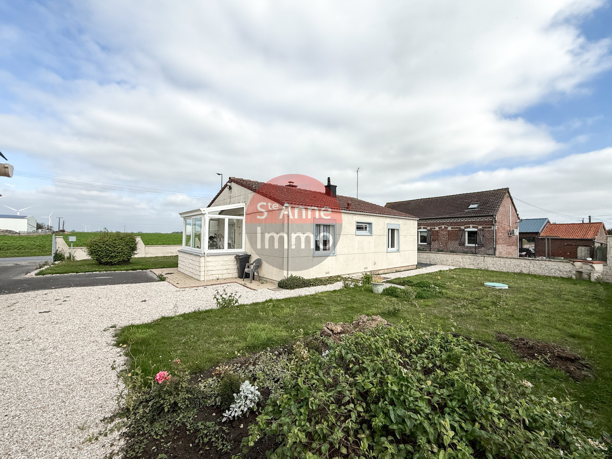 Immo80 – L'immobilier à Amiens et dans la Somme-FRESNOY-LES-ROYE – MAISON INDIVIDUELLE – PLAIN PIED – 2 CHAMBRES – GARAGE...