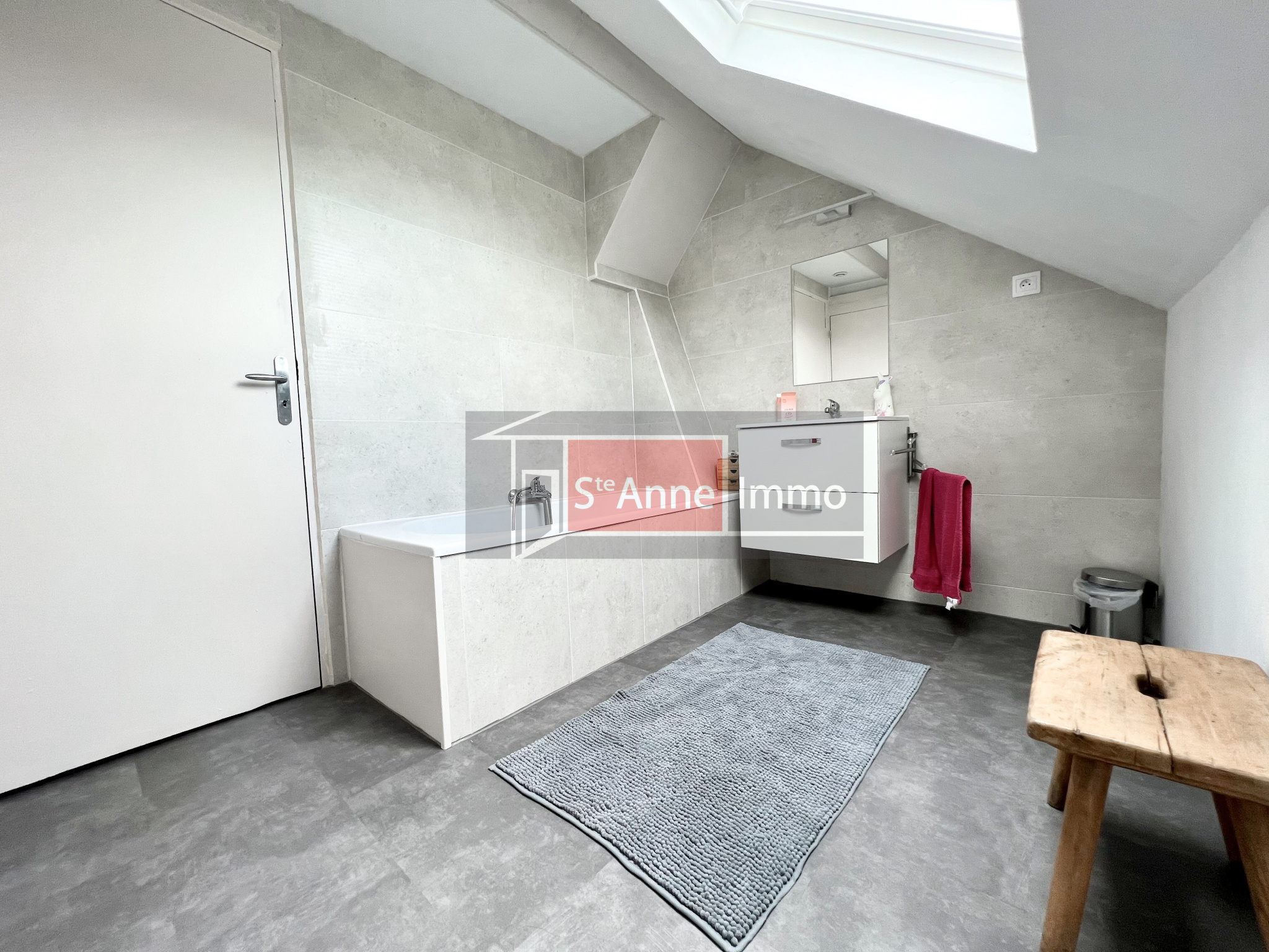 Immo80 – L'immobilier à Amiens et dans la Somme-AMIENS – QUARTIER SAINT ACHEUL – MAISON – GARAGE – 4 CHAMBRES – COUR