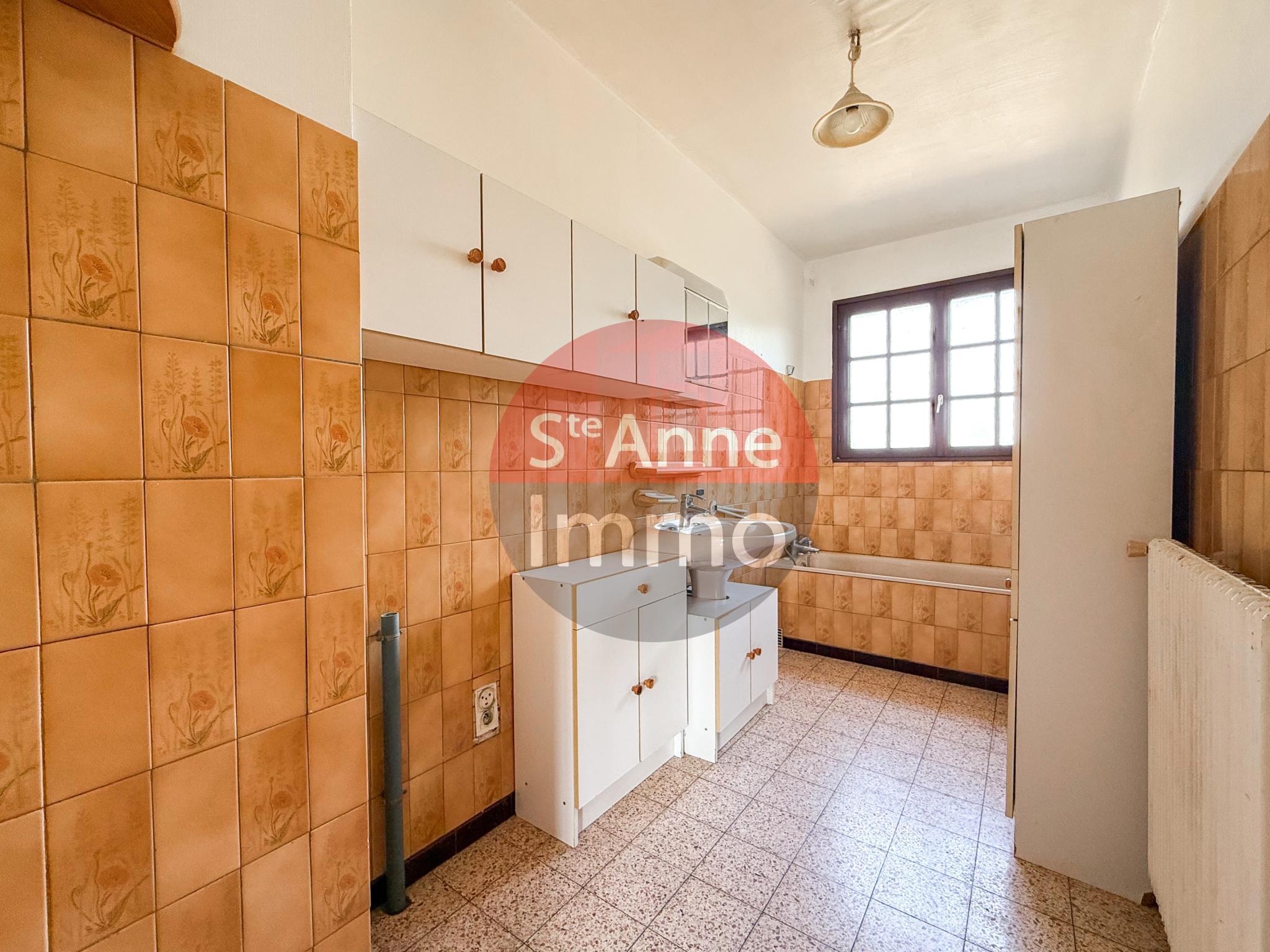 Immo80 – L'immobilier à Amiens et dans la Somme-PARVILLERS-LE-QUESNOY – PAVILLON INDIVIDUEL DE PLAIN PIED – 3 CHAMBRES – SOUS SOL – GARAGE – DEPENDANCE