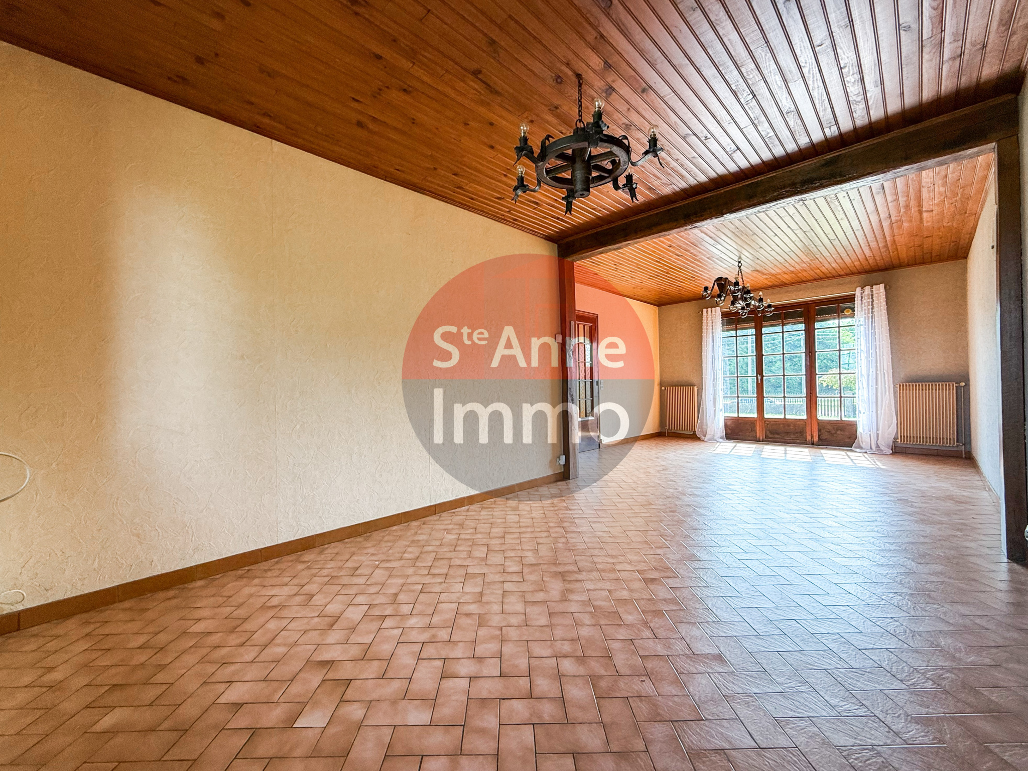 Immo80 – L'immobilier à Amiens et dans la Somme-PARVILLERS-LE-QUESNOY – PAVILLON INDIVIDUEL DE PLAIN PIED – 3 CHAMBRES – SOUS SOL – GARAGE – DEPENDANCE