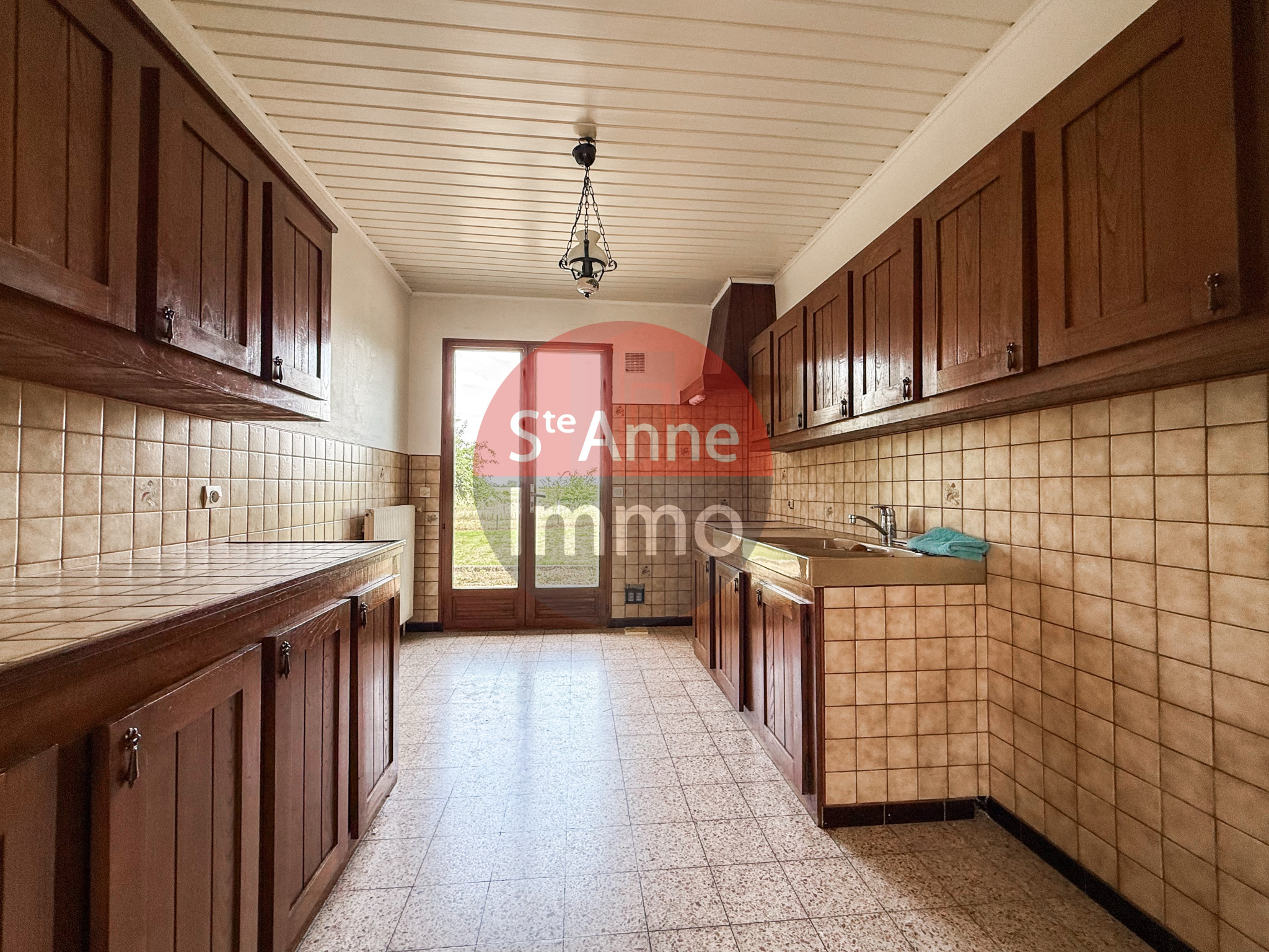 Immo80 – L'immobilier à Amiens et dans la Somme-PARVILLERS-LE-QUESNOY – PAVILLON INDIVIDUEL DE PLAIN PIED – 3 CHAMBRES – SOUS SOL – GARAGE – DEPENDANCE