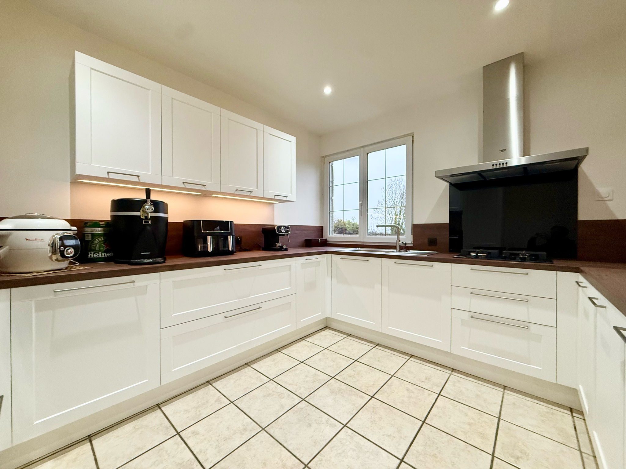 Immo80 – L'immobilier à Amiens et dans la Somme-LE PLESSIER ROZAINVILLERS – MAISON – 4 CHAMBRES – DEPENDANCES – JARDIN – POTENTIEL ENSEMBLE IMMOBILIER