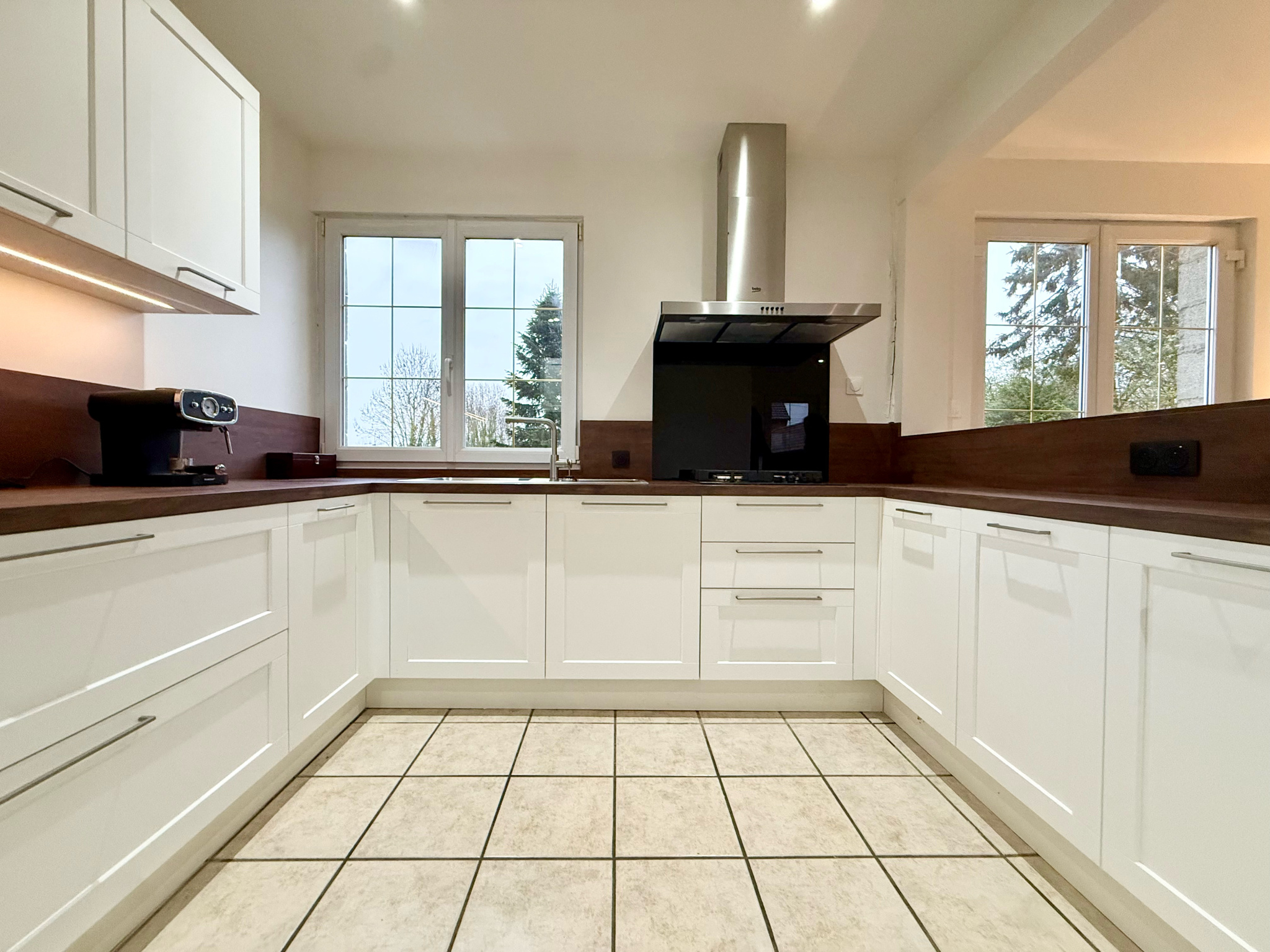 Immo80 – L'immobilier à Amiens et dans la Somme-LE PLESSIER ROZAINVILLERS – MAISON – 4 CHAMBRES – DEPENDANCES – JARDIN – POTENTIEL ENSEMBLE IMMOBILIER