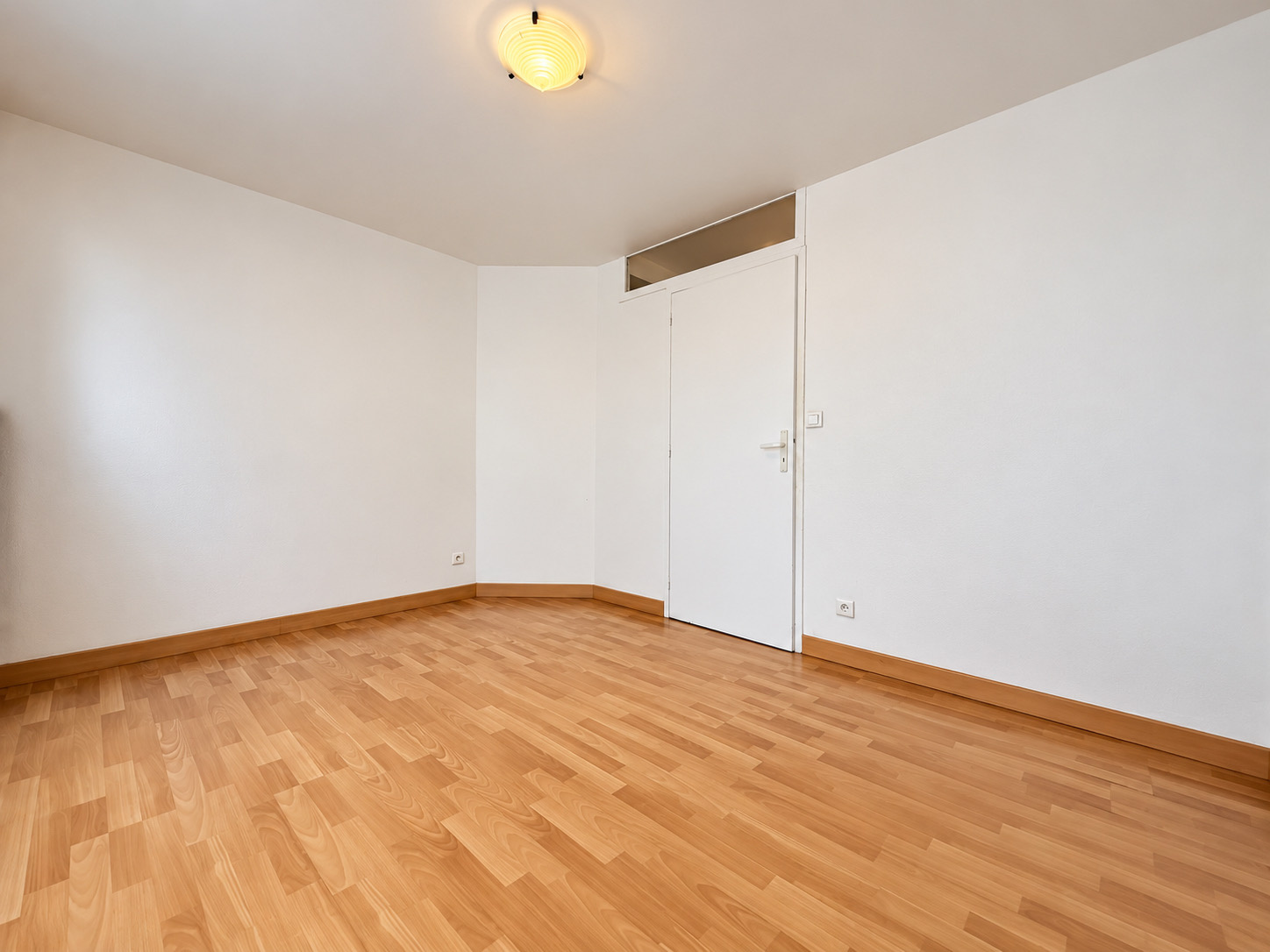 Immo80 – L'immobilier à Amiens et dans la Somme-AMIENS – QUARTIER VAL D&rsquo;AVRE – LOCAL COMMERCIAL – PLACE DE PARKING –  IDÉAL MÉDECIN OU INFIRMIERS LIBÉRAUX