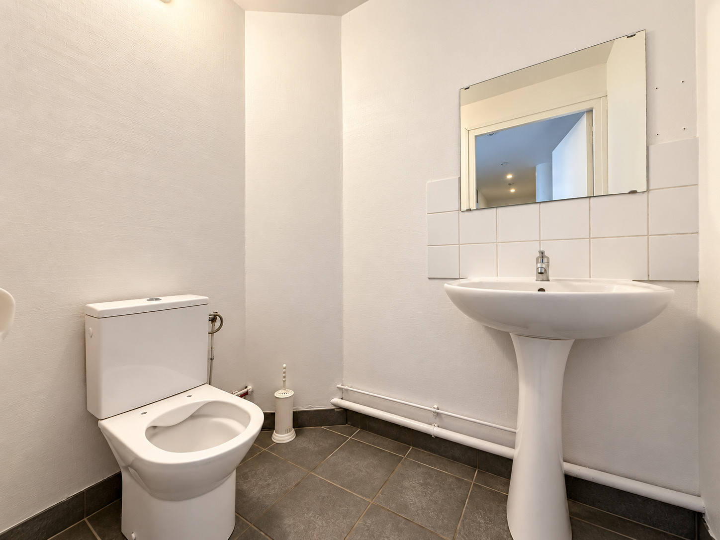 Immo80 – L'immobilier à Amiens et dans la Somme-AMIENS – QUARTIER VAL D&rsquo;AVRE – LOCAL COMMERCIAL – PLACE DE PARKING –  IDÉAL MÉDECIN OU INFIRMIERS LIBÉRAUX