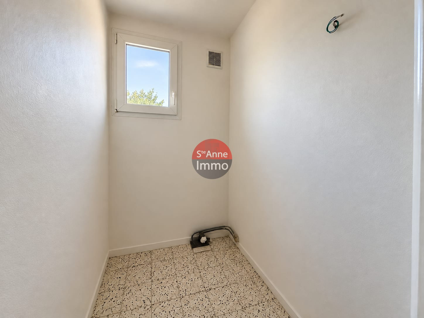 Immo80 – L'immobilier à Amiens et dans la Somme-ROSIERES-EN-SANTERRE – ENSEMBLE IMMOBILIER – 2 MAISONS – SOUS SOL COMPLET – GARAGE – JARDIN – PLAIN PIED