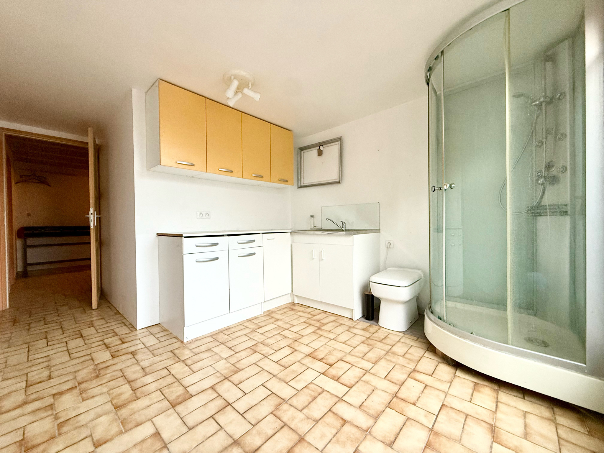 Immo80 – L'immobilier à Amiens et dans la Somme-LAMOTTE BREBIERE – PAVILLON INDIVIDUEL – SOUS SOL COMPLET – JARDIN – GARAGE – STATIONNEMENT