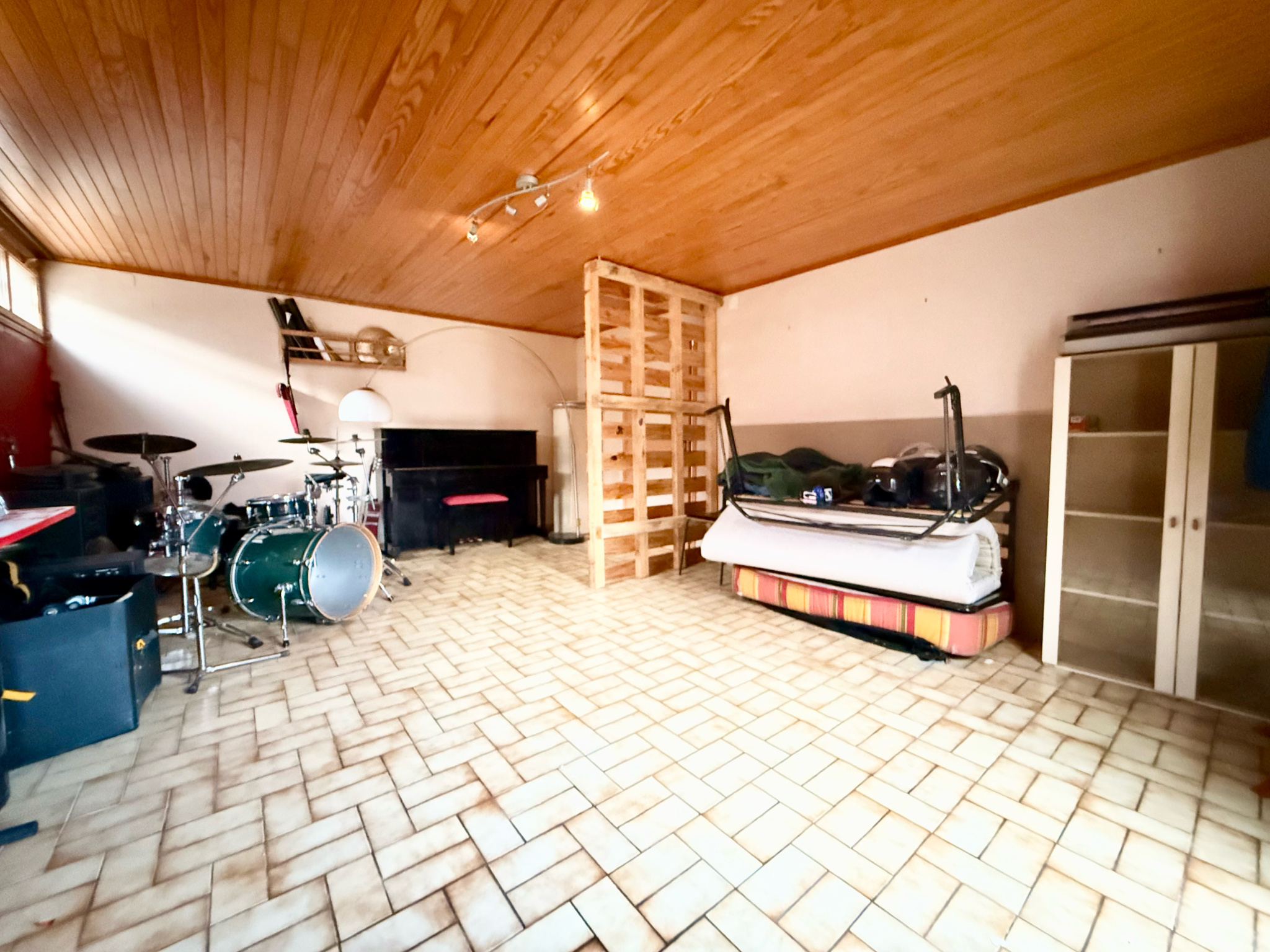 Immo80 – L'immobilier à Amiens et dans la Somme-LAMOTTE BREBIERE – PAVILLON INDIVIDUEL – SOUS SOL COMPLET – JARDIN – GARAGE – STATIONNEMENT