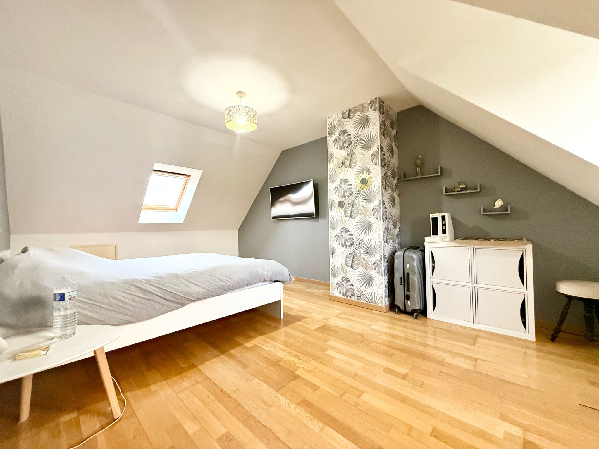 Immo80 – L'immobilier à Amiens et dans la Somme-JUSSY – PAVILLON INDIVIDUEL SUR SOUS SOL COMPLET – 2 CHAMBRES – JARDIN – TERRASSE