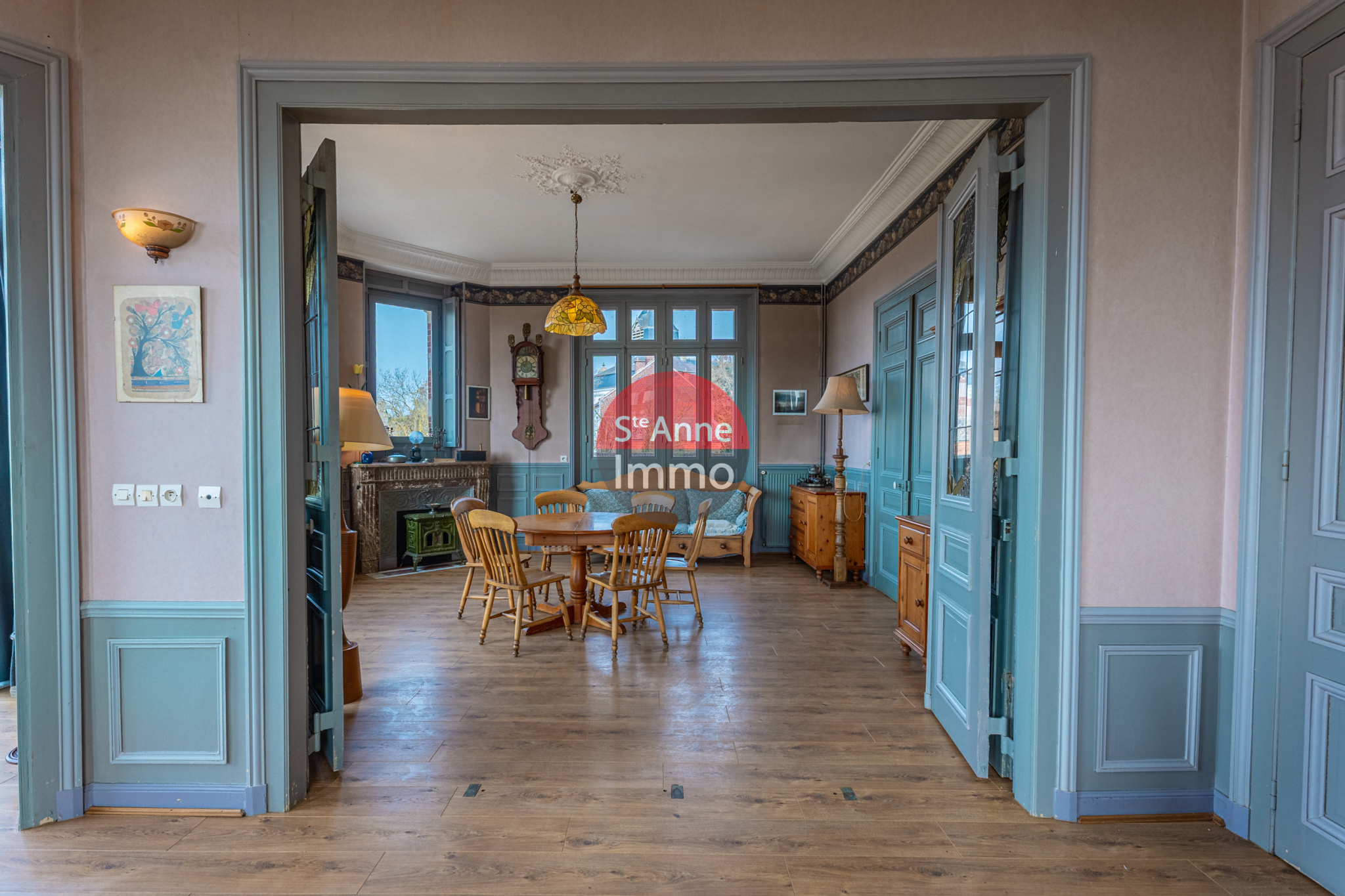 Immo80 – L'immobilier à Amiens et dans la Somme-MONTDIDIER – MAISON DE MAITRE – 5 CHAMBRES – TERRASSE – JARDIN – DEPENDANCES – GARAGE