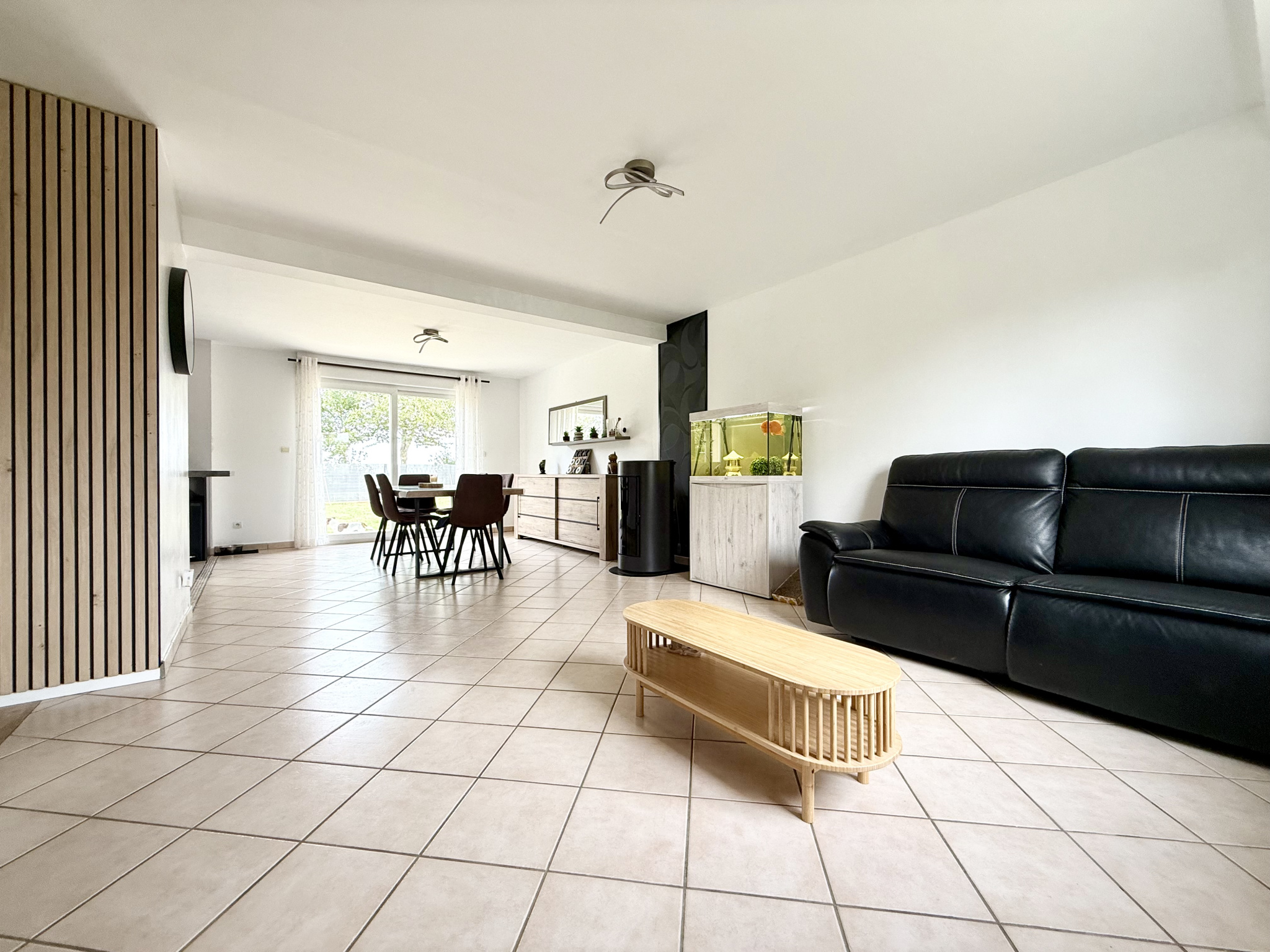 Immo80 – L'immobilier à Amiens et dans la Somme-ROSIERES-EN-SANTERRE – 135m2 – MAISON INDVIDUELLE – AUTONOMIE DE PLAIN PIED – 4 CHAMBRES – SOUS SOL COMPLET –
