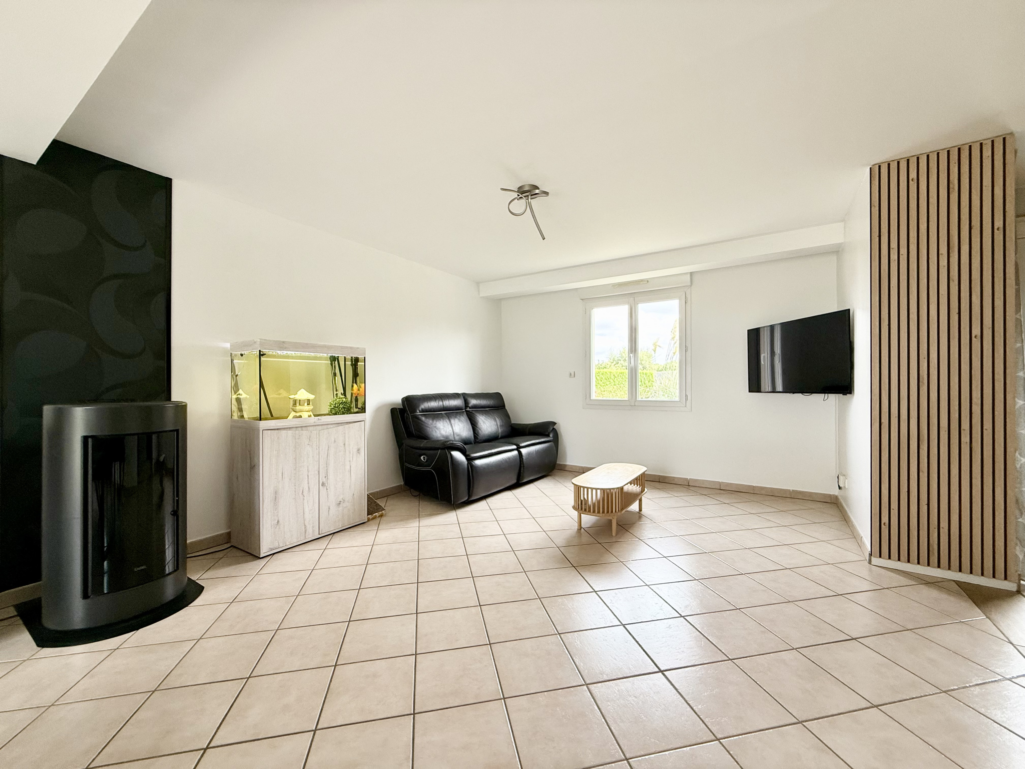 Immo80 – L'immobilier à Amiens et dans la Somme-ROSIERES-EN-SANTERRE – 135m2 – MAISON INDVIDUELLE – AUTONOMIE DE PLAIN PIED – 4 CHAMBRES – SOUS SOL COMPLET –