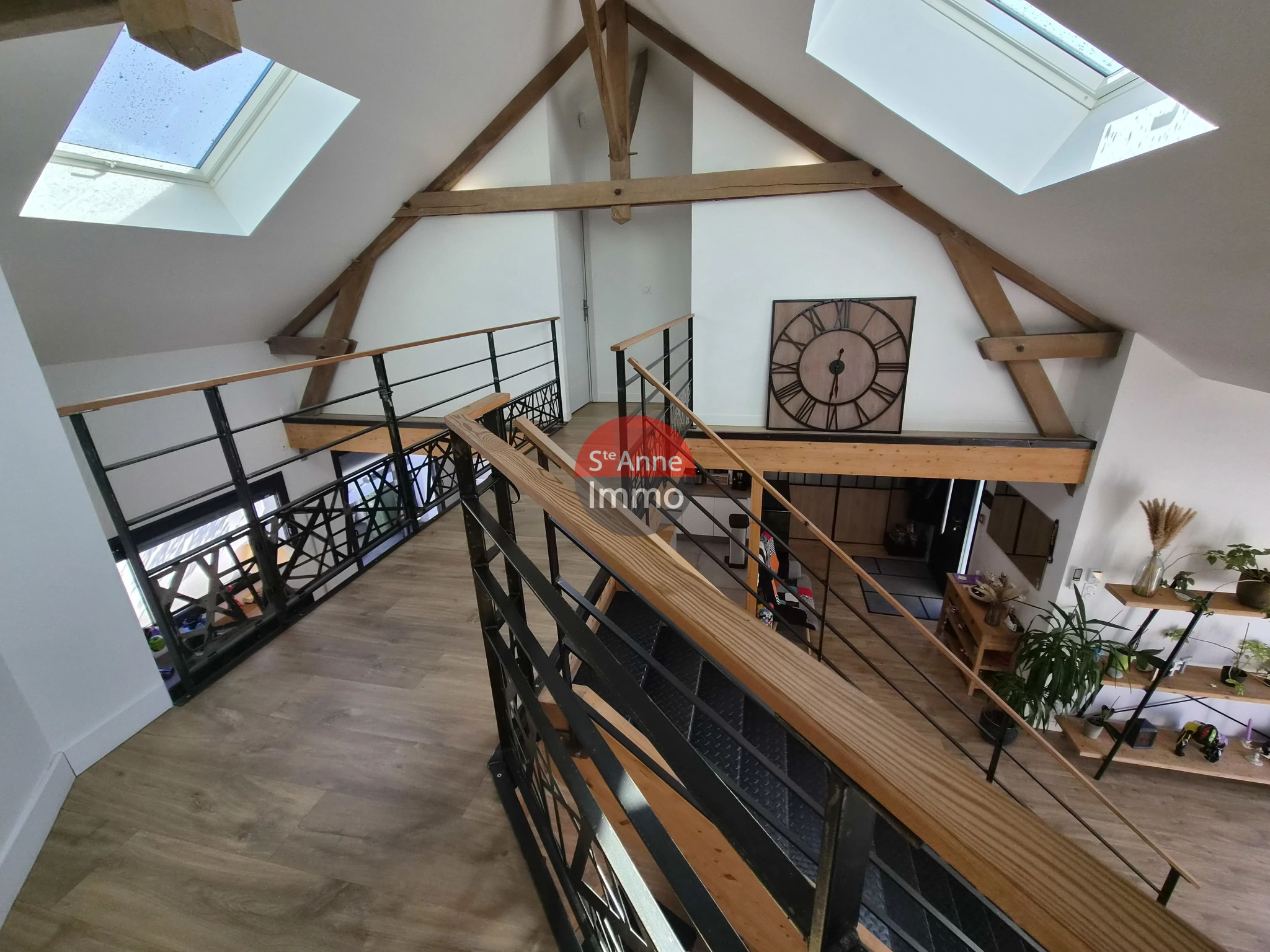 Immo80 – L'immobilier à Amiens et dans la Somme-À 20 minutes d&rsquo;Amiens et 10 min de Moreuil – Grange de 190 m2 avec piscine réhabilité en loft