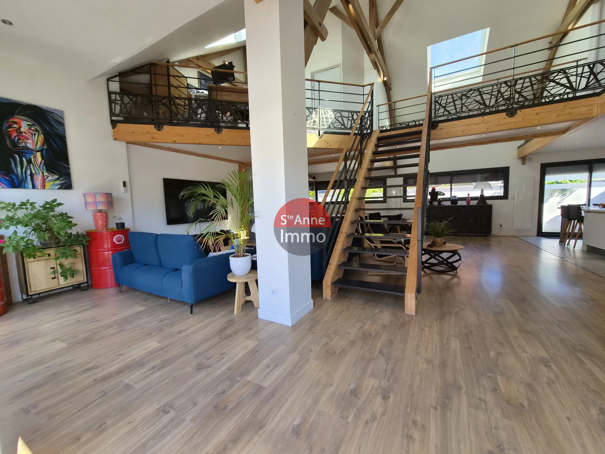 Immo80 – L'immobilier à Amiens et dans la Somme-À 20 minutes d&rsquo;Amiens et 10 min de Moreuil – Grange de 190 m2 avec piscine réhabilité en loft