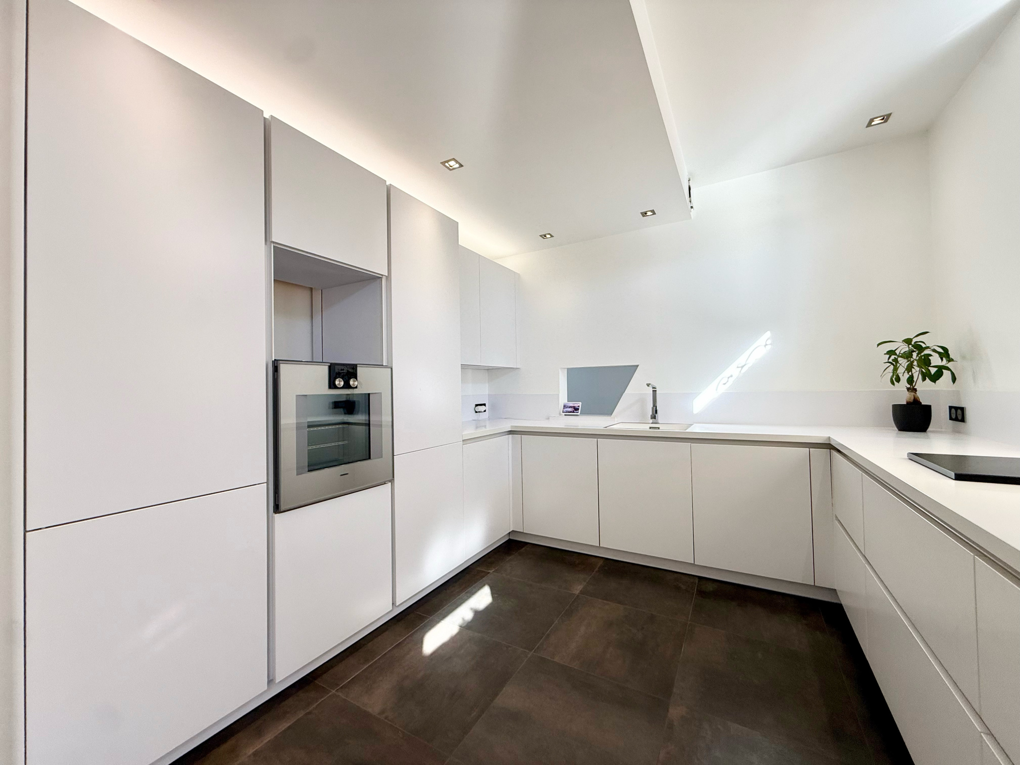 Immo80 – L'immobilier à Amiens et dans la Somme-AMIENS – QUARTIER SUD EST – MAISON DE MAITRE – 6 CHAMBRES – DEPENDANCES – JARDIN – DOUBLE GARAGE