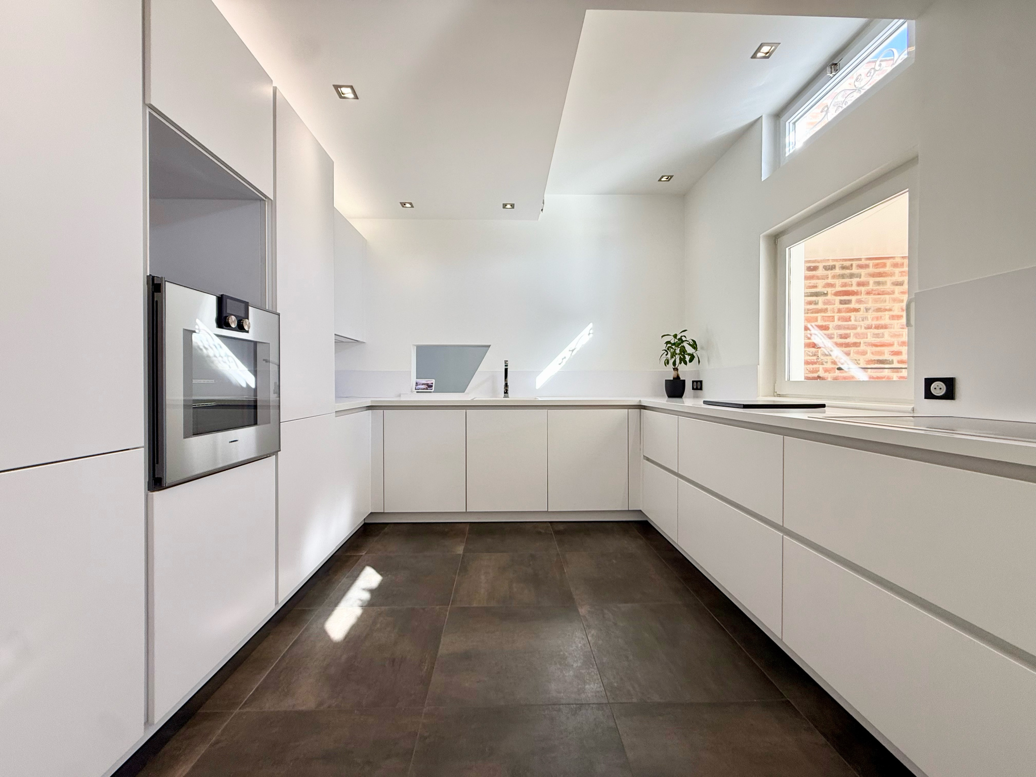 Immo80 – L'immobilier à Amiens et dans la Somme-AMIENS – QUARTIER SUD EST – MAISON DE MAITRE – 6 CHAMBRES – DEPENDANCES – JARDIN – DOUBLE GARAGE