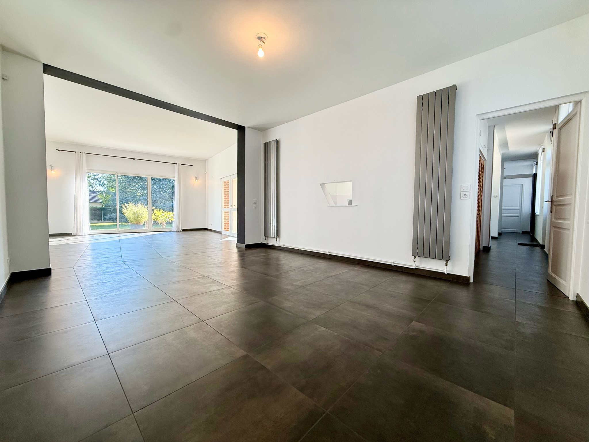 Immo80 – L'immobilier à Amiens et dans la Somme-AMIENS – QUARTIER SUD EST – MAISON DE MAITRE – 6 CHAMBRES – DEPENDANCES – JARDIN – DOUBLE GARAGE