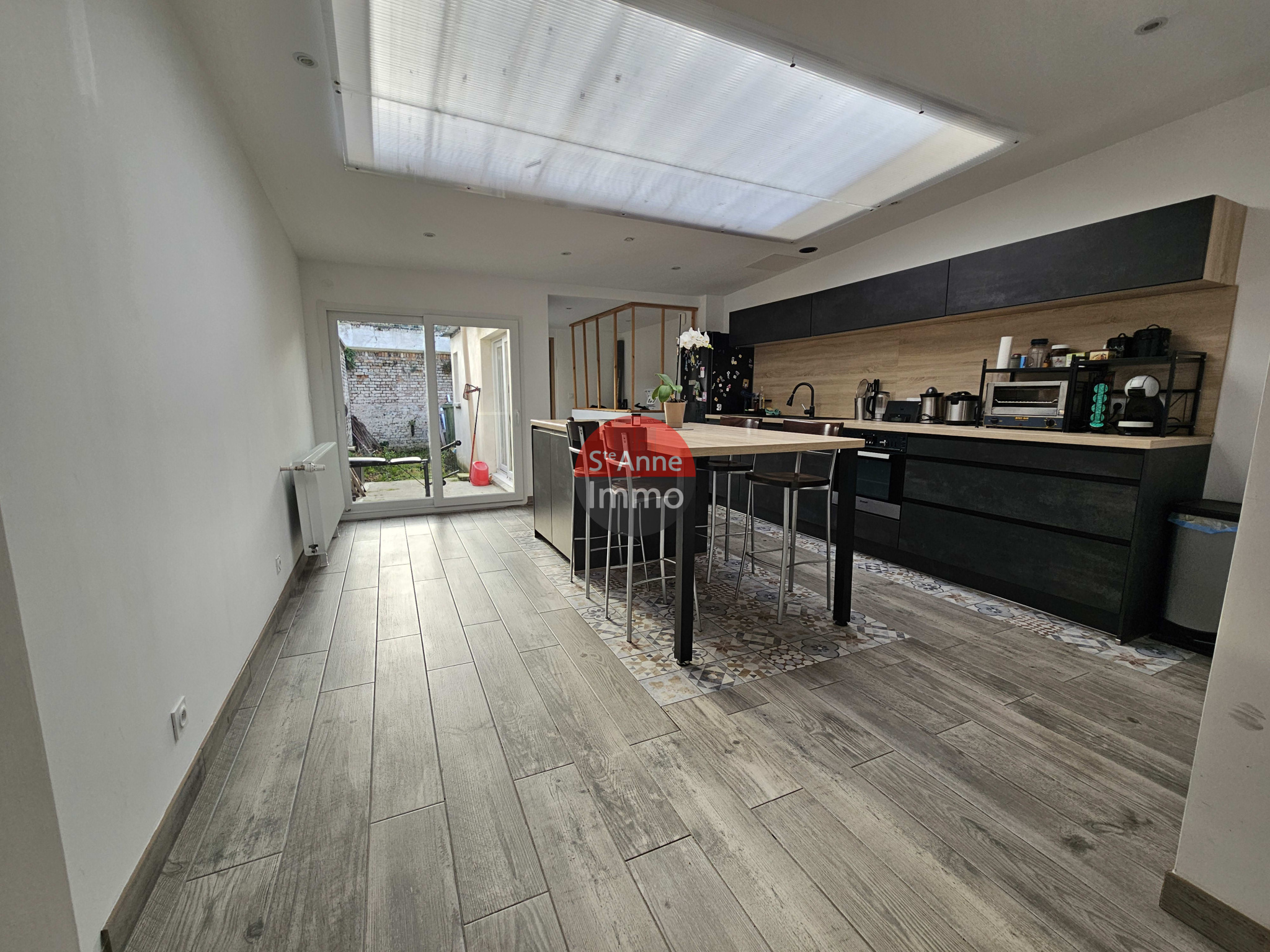 Immo80 – L'immobilier à Amiens et dans la Somme-Amiens Sainte Anne / Saint Acheul Amiénoise de 110m2 avec cour de 30m2