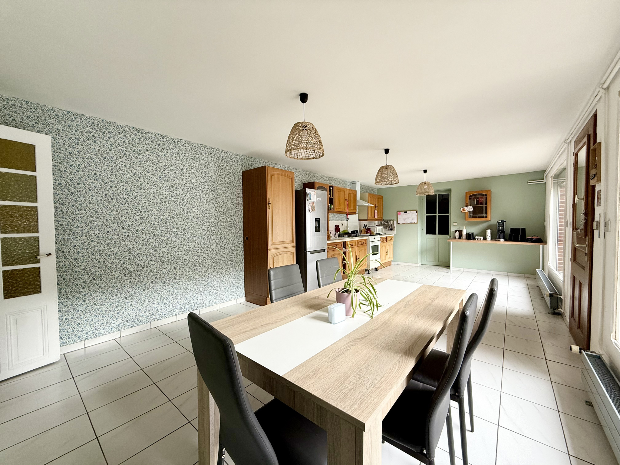 Immo80 – L'immobilier à Amiens et dans la Somme-ROYE – MAISON INDIVIDUELLE – 175m2 – 5 CHAMBRES – AUTONOMIE DE PLAIN PIED – GARAGE – DEPENDANCE – JARDIN