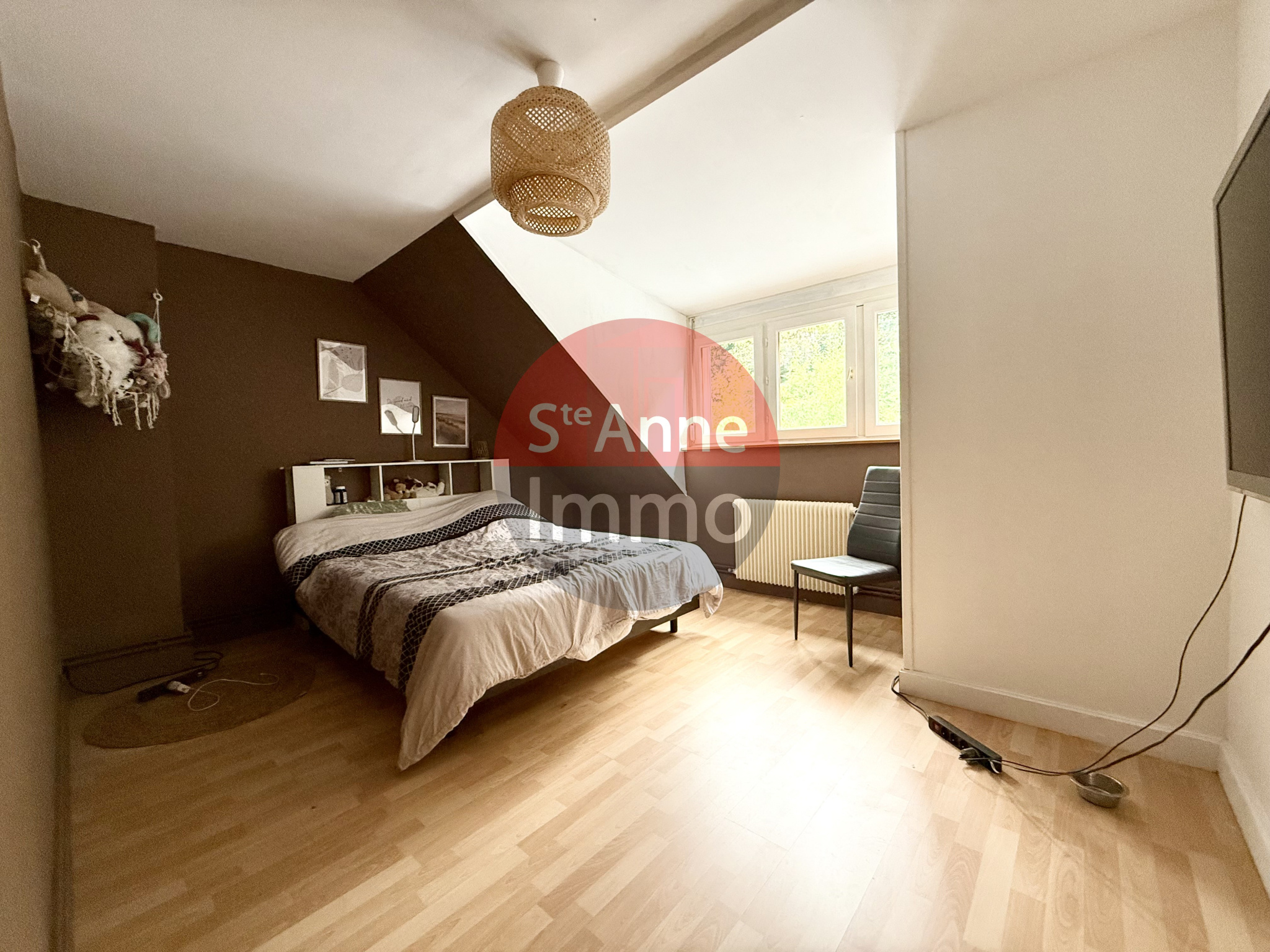 Immo80 – L'immobilier à Amiens et dans la Somme-ROYE – MAISON INDIVIDUELLE – 175m2 – 5 CHAMBRES – AUTONOMIE DE PLAIN PIED – GARAGE – DEPENDANCE – JARDIN