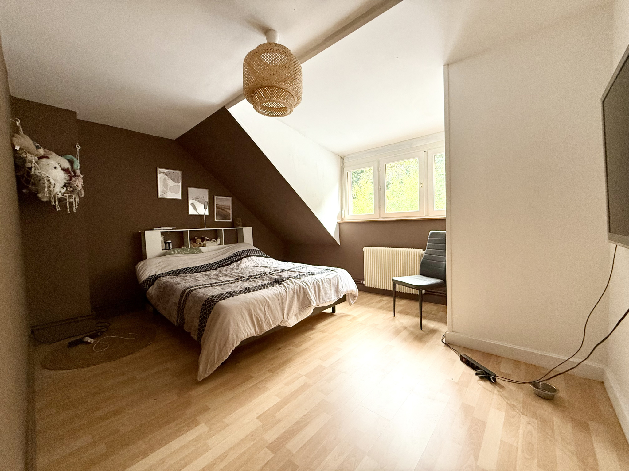Immo80 – L'immobilier à Amiens et dans la Somme-ROYE – MAISON INDIVIDUELLE – 175m2 – 5 CHAMBRES – AUTONOMIE DE PLAIN PIED – GARAGE – DEPENDANCE – JARDIN
