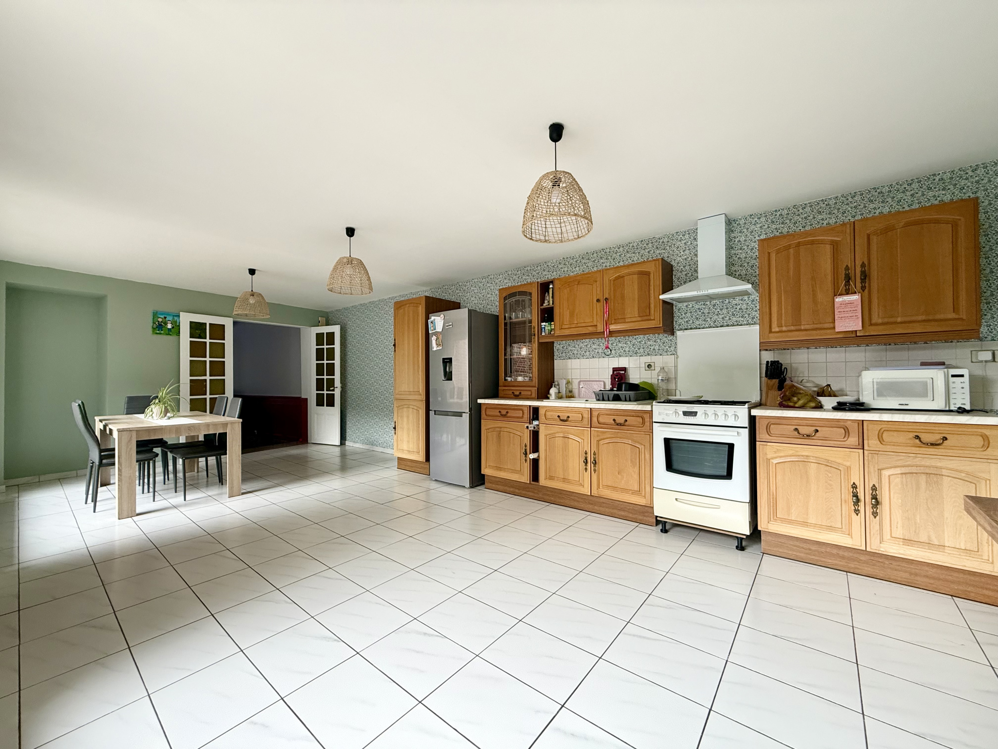 Immo80 – L'immobilier à Amiens et dans la Somme-ROYE – MAISON INDIVIDUELLE – 175m2 – 5 CHAMBRES – AUTONOMIE DE PLAIN PIED...