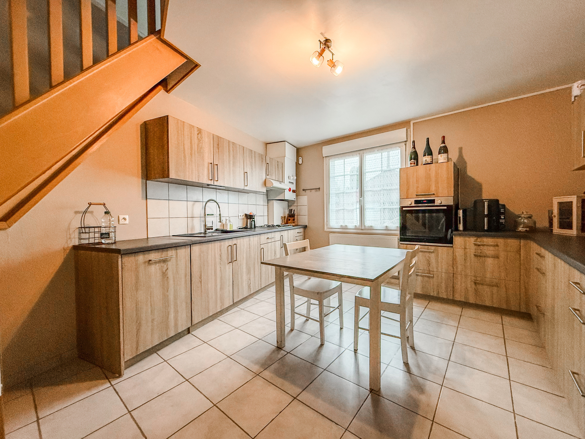 Immo80 – L'immobilier à Amiens et dans la Somme-CHAMPIEN – MAISON INDIVIDUELLE – 2 CHAMBRES – GARAGE – JARDIN – TERRASSE – DEPENDANCES