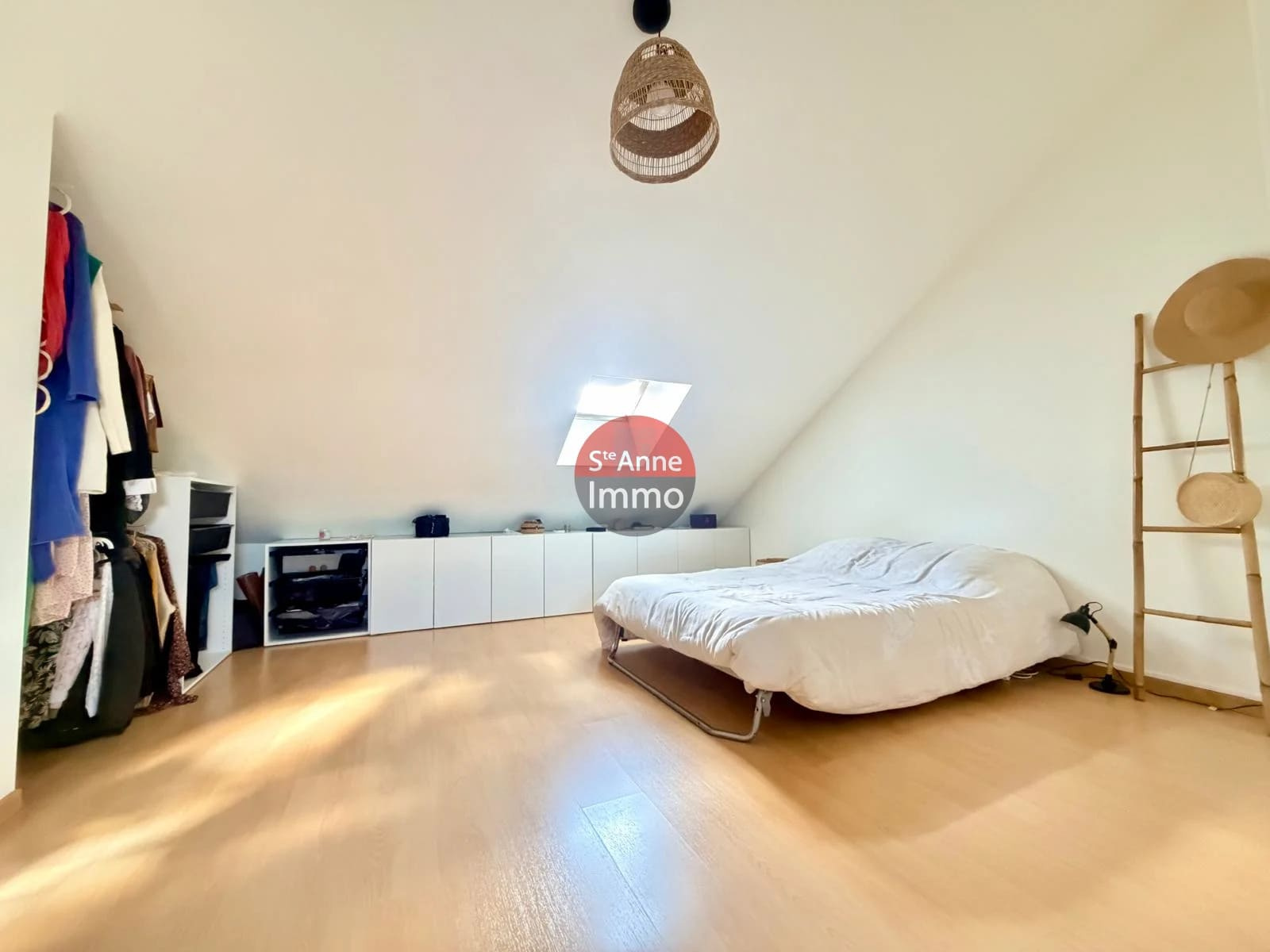 Immo80 – L'immobilier à Amiens et dans la Somme-AMIENS – APPARTEMENT – DUPLEX – 65 M2 – 1 CHAMBRE – BUREAU – PARKING