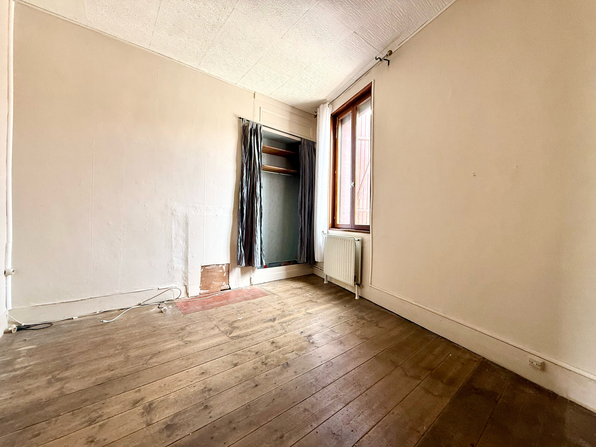 Immo80 – L'immobilier à Amiens et dans la Somme-AMIENS – QUARTIER SAINT ACHEUL – AMIENOISE – 3 CHAMBRES – JARDIN – DOUBLE GARAGE – TRAVAUX