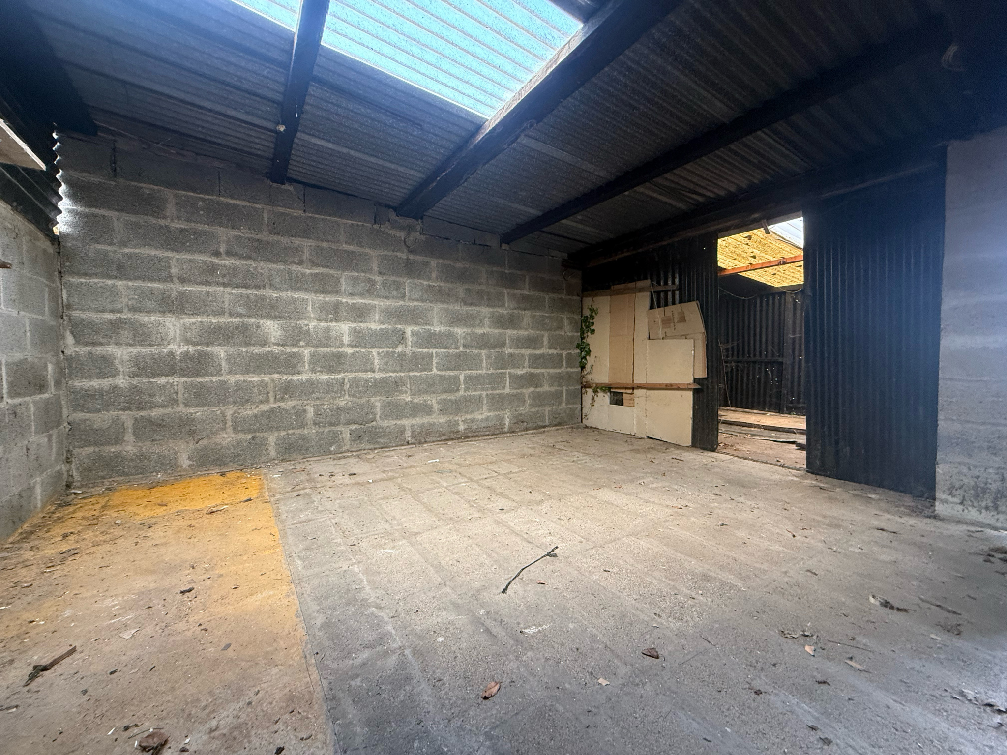 Immo80 – L'immobilier à Amiens et dans la Somme-AMIENS – QUARTIER SAINT ACHEUL – AMIENOISE – 3 CHAMBRES – JARDIN – DOUBLE GARAGE – TRAVAUX