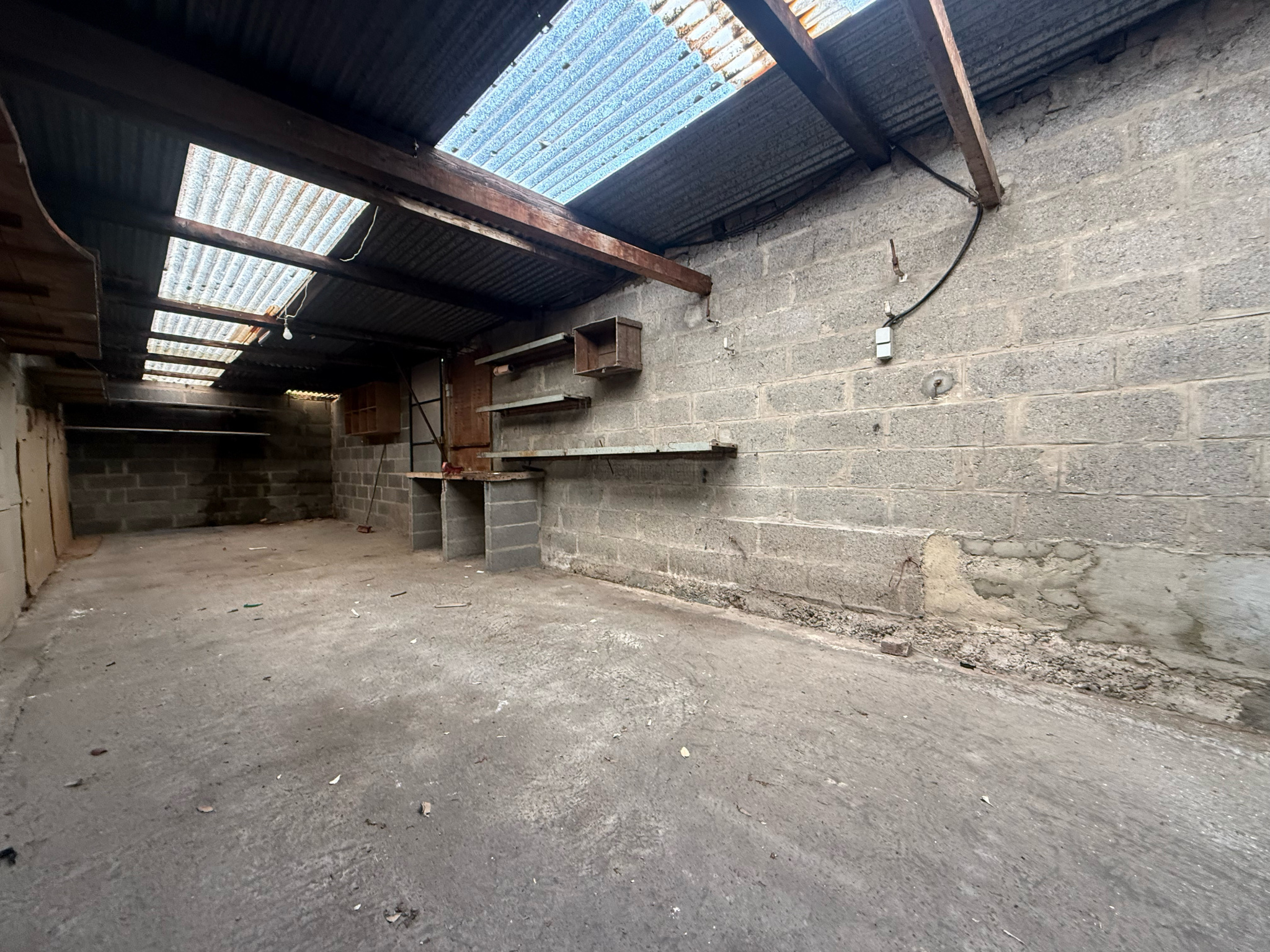 Immo80 – L'immobilier à Amiens et dans la Somme-AMIENS – QUARTIER SAINT ACHEUL – AMIENOISE – 3 CHAMBRES – JARDIN – DOUBLE GARAGE – TRAVAUX