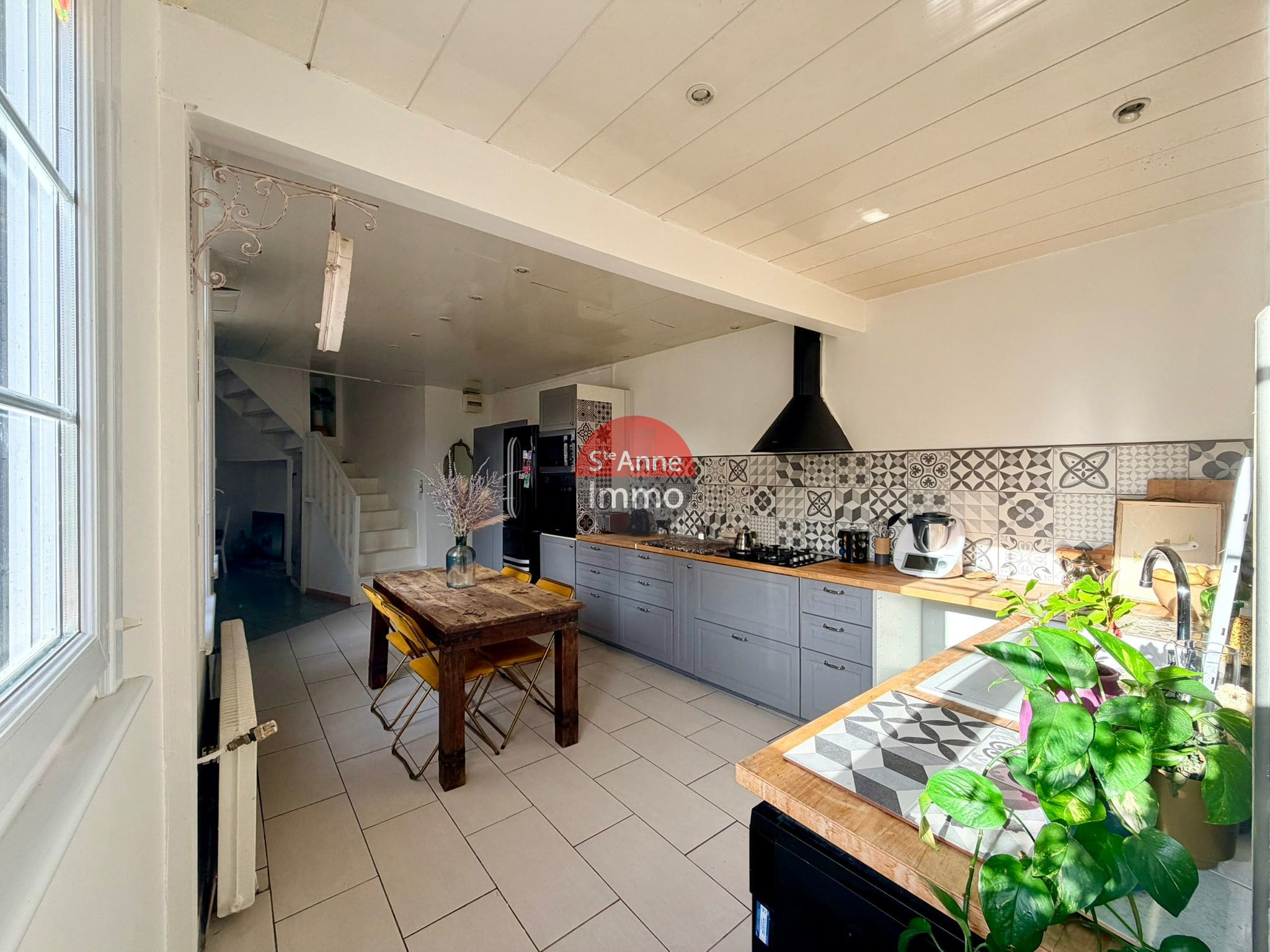 Immo80 – L'immobilier à Amiens et dans la Somme-VERS-SUR-SELLES – MAISON – 197 M2 – 5 CHAMBRES – BUREAU – TERRASSE – JARDIN – HANGAR