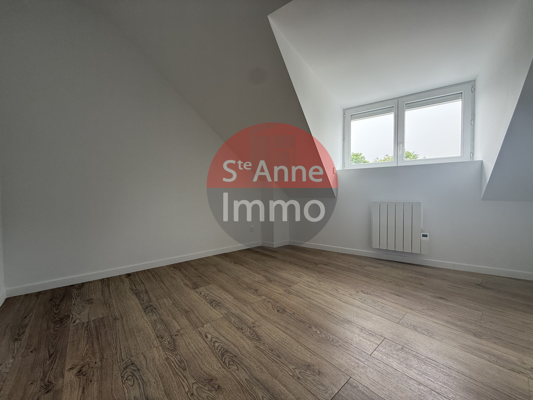Immo80 – L'immobilier à Amiens et dans la Somme-AMIENS – QUARTIER SAINT PIERRE – AMIENOISE ENTIEREMENT RENOVER – 3 CHAMBRES – JARDIN – TERRASSE