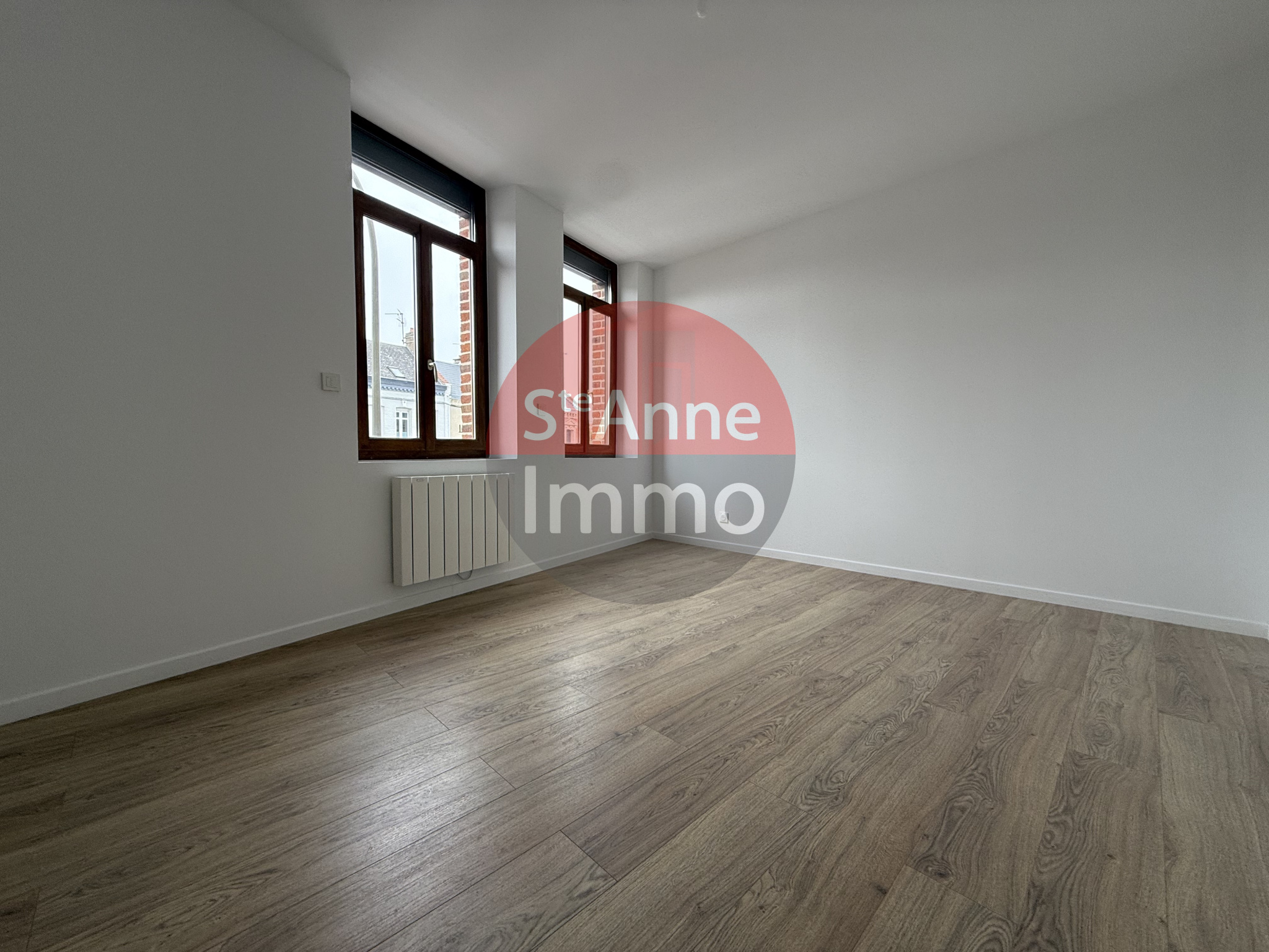 Immo80 – L'immobilier à Amiens et dans la Somme-AMIENS – QUARTIER SAINT PIERRE – AMIENOISE ENTIEREMENT RENOVER – 3 CHAMBRES – JARDIN – TERRASSE
