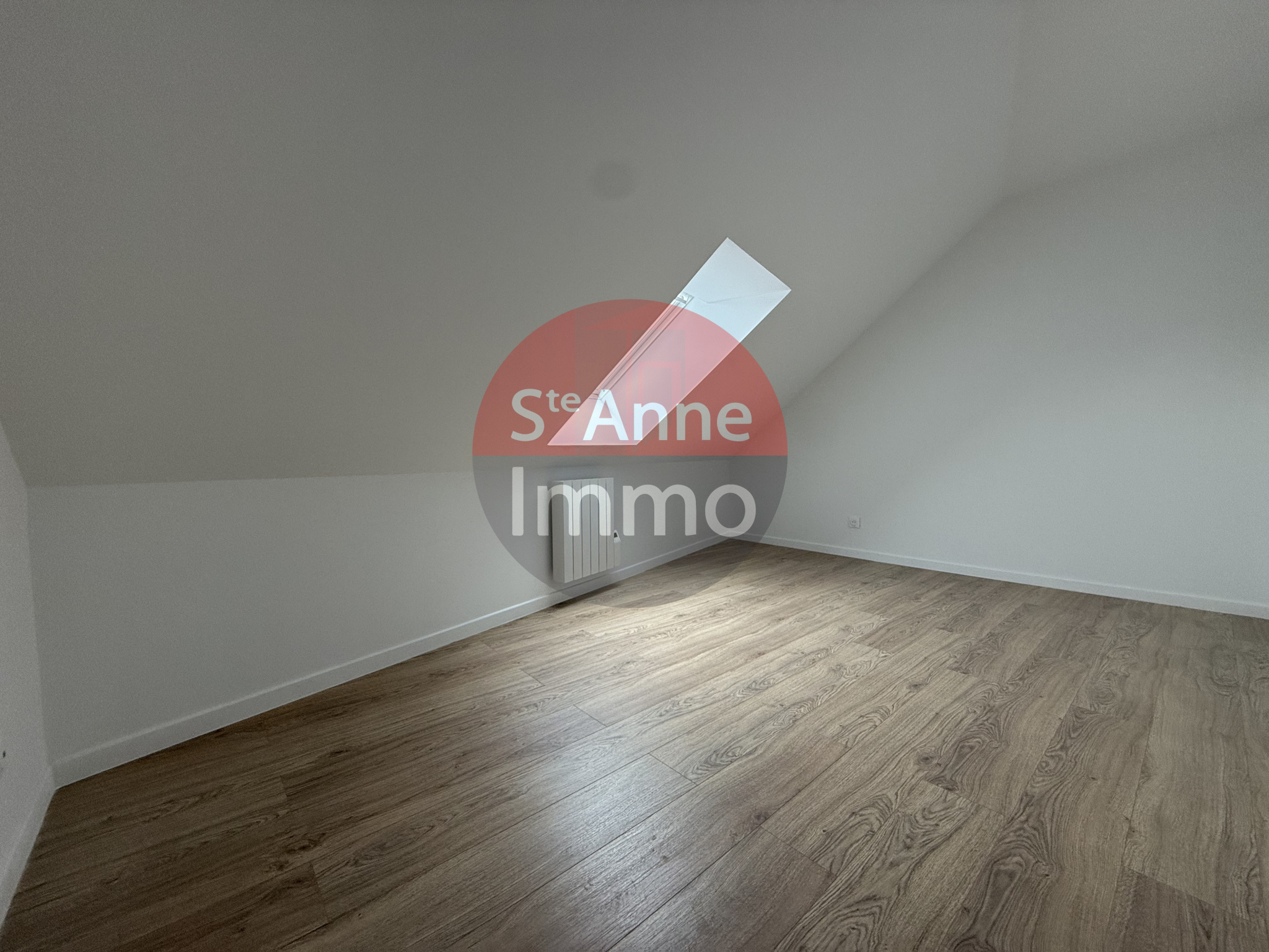 Immo80 – L'immobilier à Amiens et dans la Somme-AMIENS – QUARTIER SAINT PIERRE – AMIENOISE ENTIEREMENT RENOVER – 3 CHAMBRES – JARDIN – TERRASSE