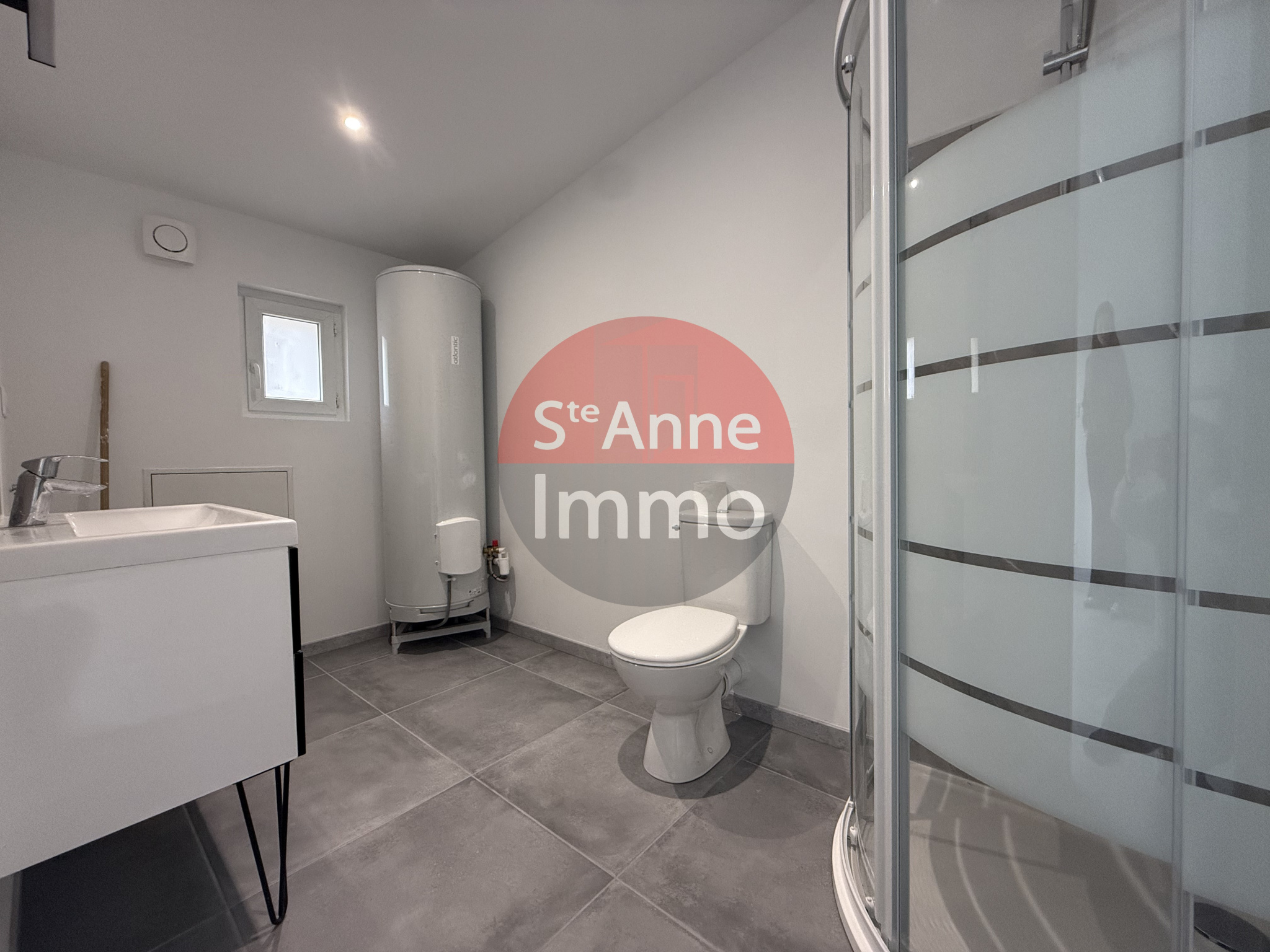 Immo80 – L'immobilier à Amiens et dans la Somme-AMIENS – QUARTIER SAINT PIERRE – AMIENOISE ENTIEREMENT RENOVER – 3 CHAMBRES – JARDIN – TERRASSE