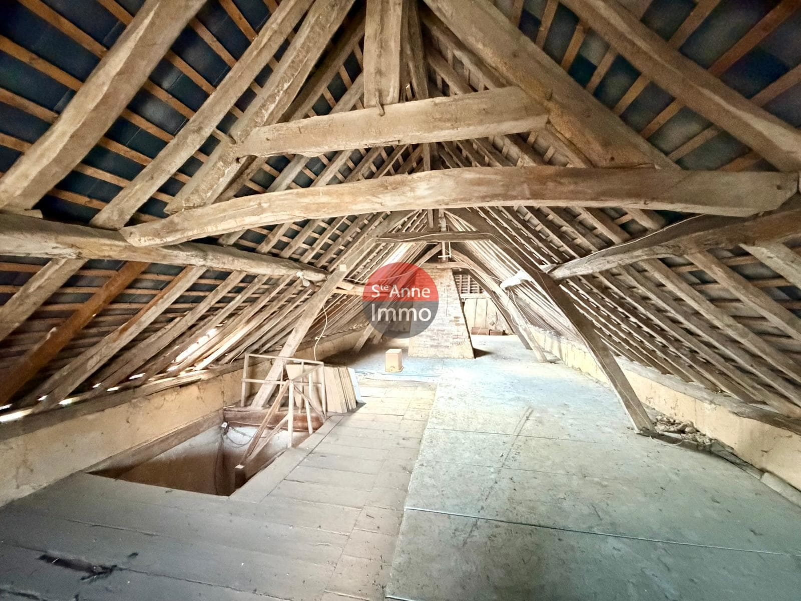 Immo80 – L'immobilier à Amiens et dans la Somme-VILLERS-BOCAGE – MAISON – 125 M2 – 3 CHAMBRES – DEPENDANCE – JARDIN