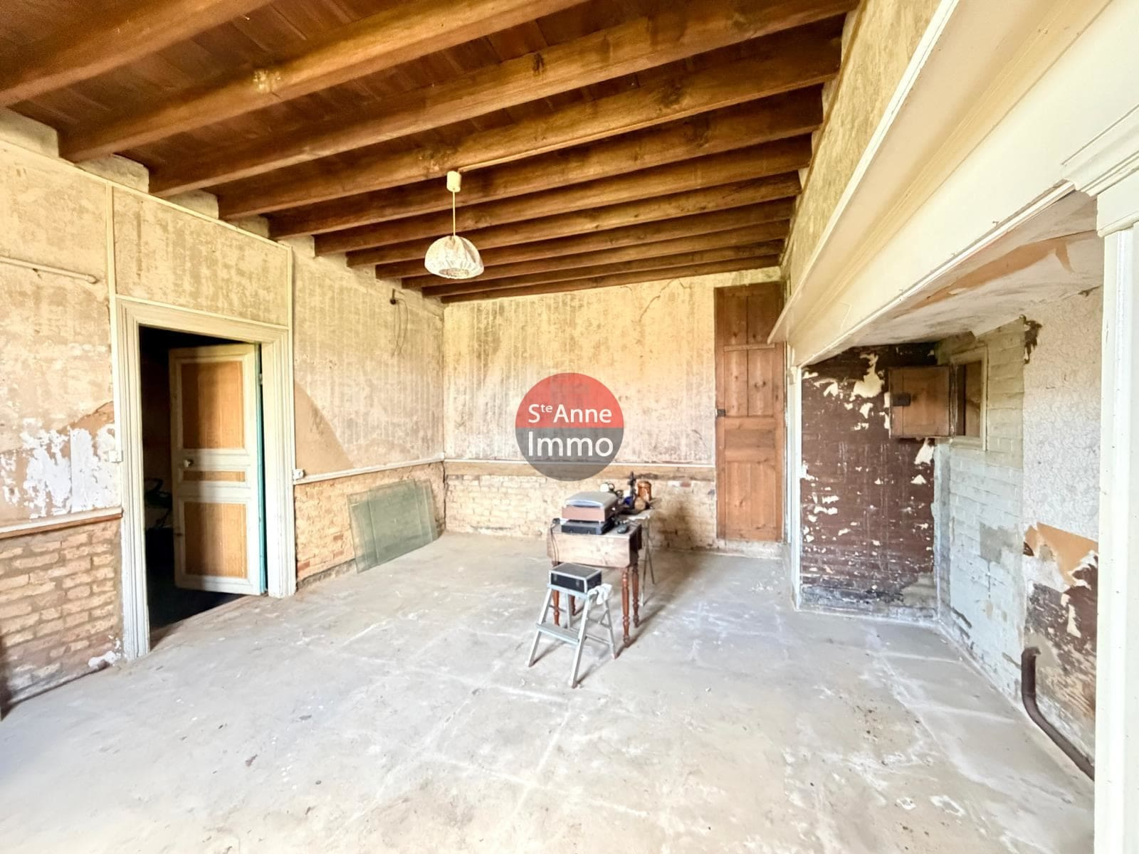 Immo80 – L'immobilier à Amiens et dans la Somme-VILLERS-BOCAGE – MAISON – 125 M2 – 3 CHAMBRES – DEPENDANCE – JARDIN