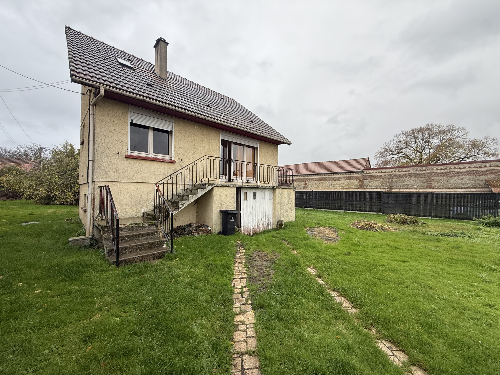 Immo80 – L'immobilier à Amiens et dans la Somme-ROLLOT – PAVILLON INDIVIDUEL – SOUS SOL COMPLET – ETAGE – JARDIN