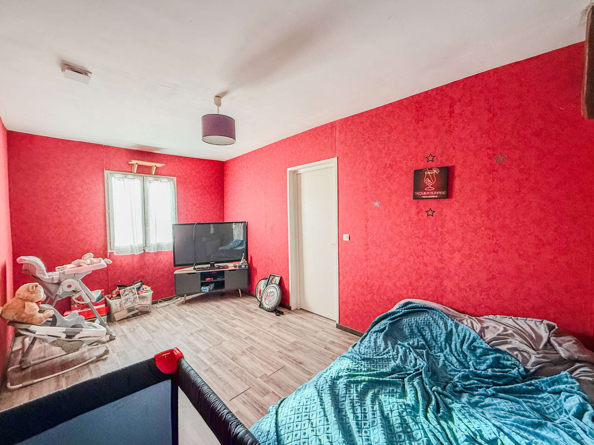 Immo80 – L'immobilier à Amiens et dans la Somme-MAISON SEMI MITOYENNE – PLAIN PIED – 3 CHAMBRES – GARAGE – JARDIN – TERRASSE