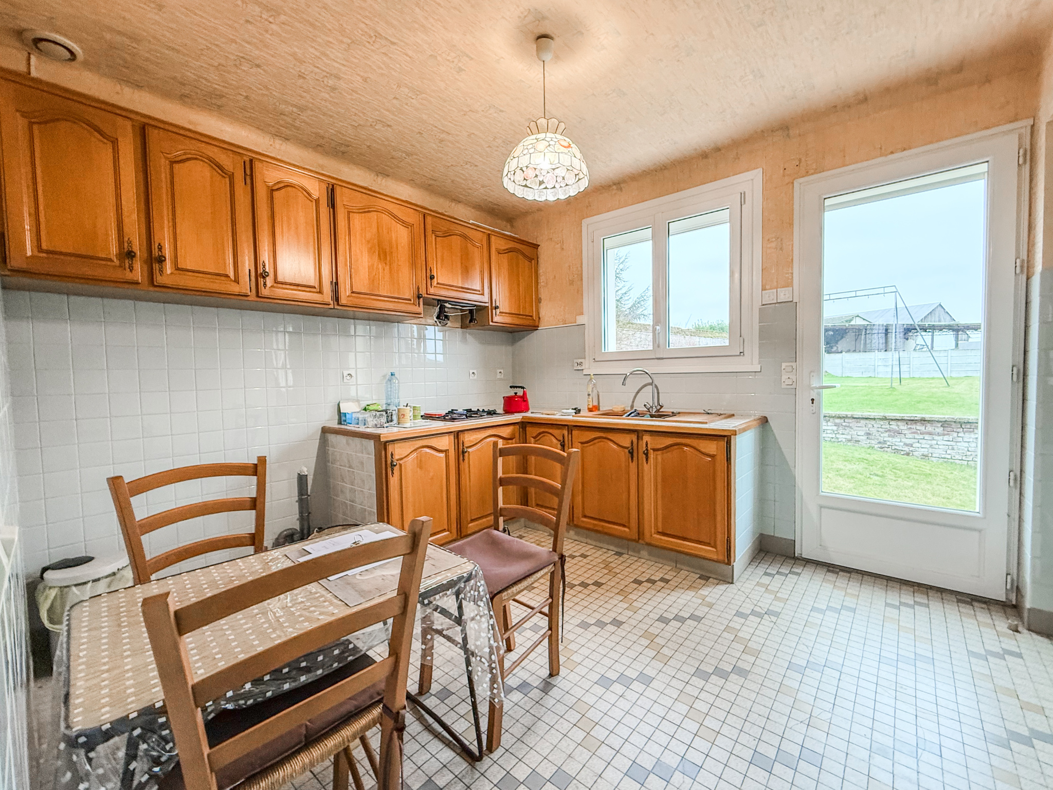 Immo80 – L'immobilier à Amiens et dans la Somme-VRELY – MAISON INDIVIDUELLE – 3 CHAMBRES – SOUS SOL COMPLET AMENAGE – DEPENDANCES – GARAGE – CAVE – JARDIN