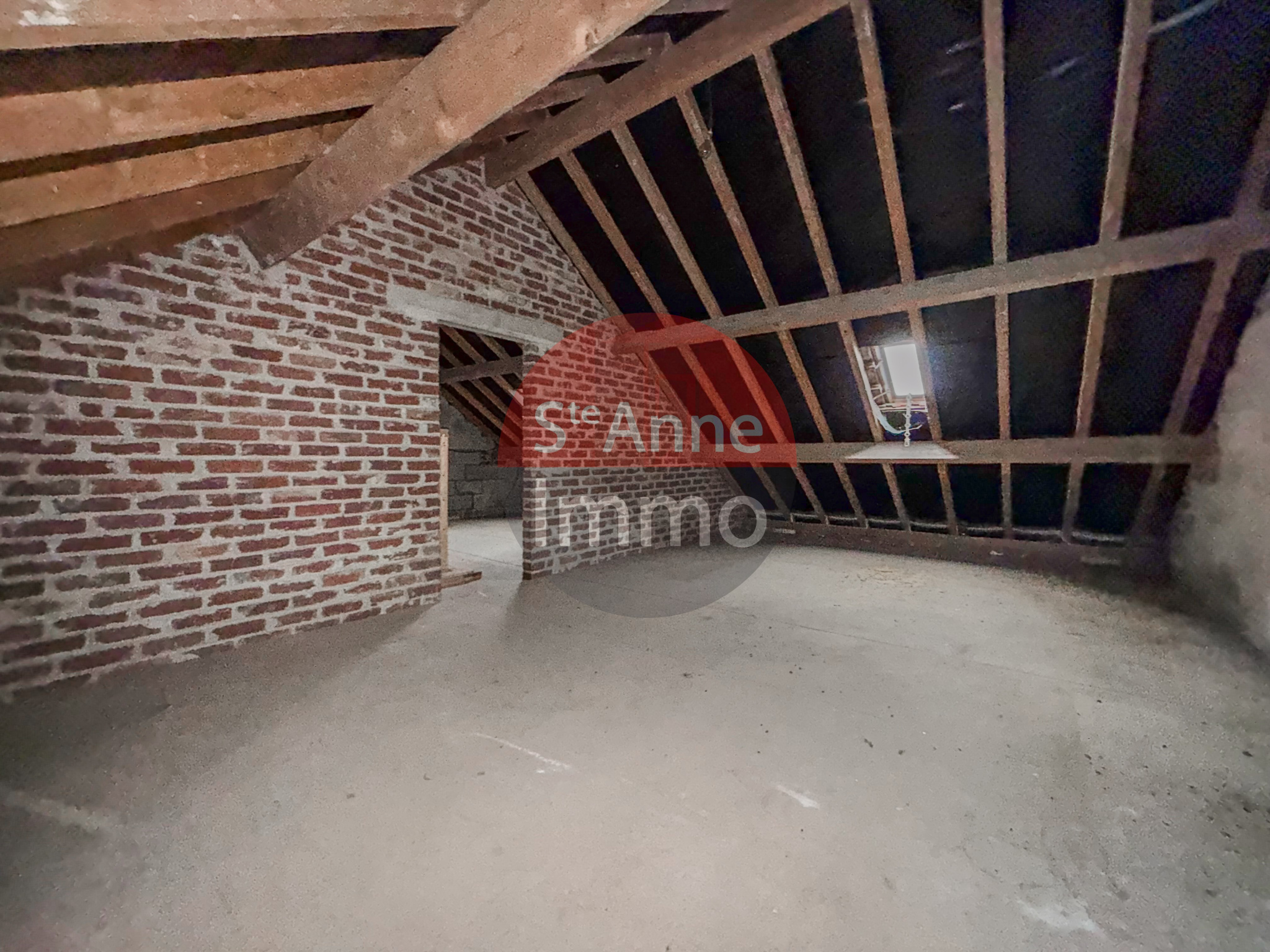 Immo80 – L'immobilier à Amiens et dans la Somme-VRELY – MAISON INDIVIDUELLE – 3 CHAMBRES – SOUS SOL COMPLET AMENAGE – DEPENDANCES – GARAGE – CAVE – JARDIN