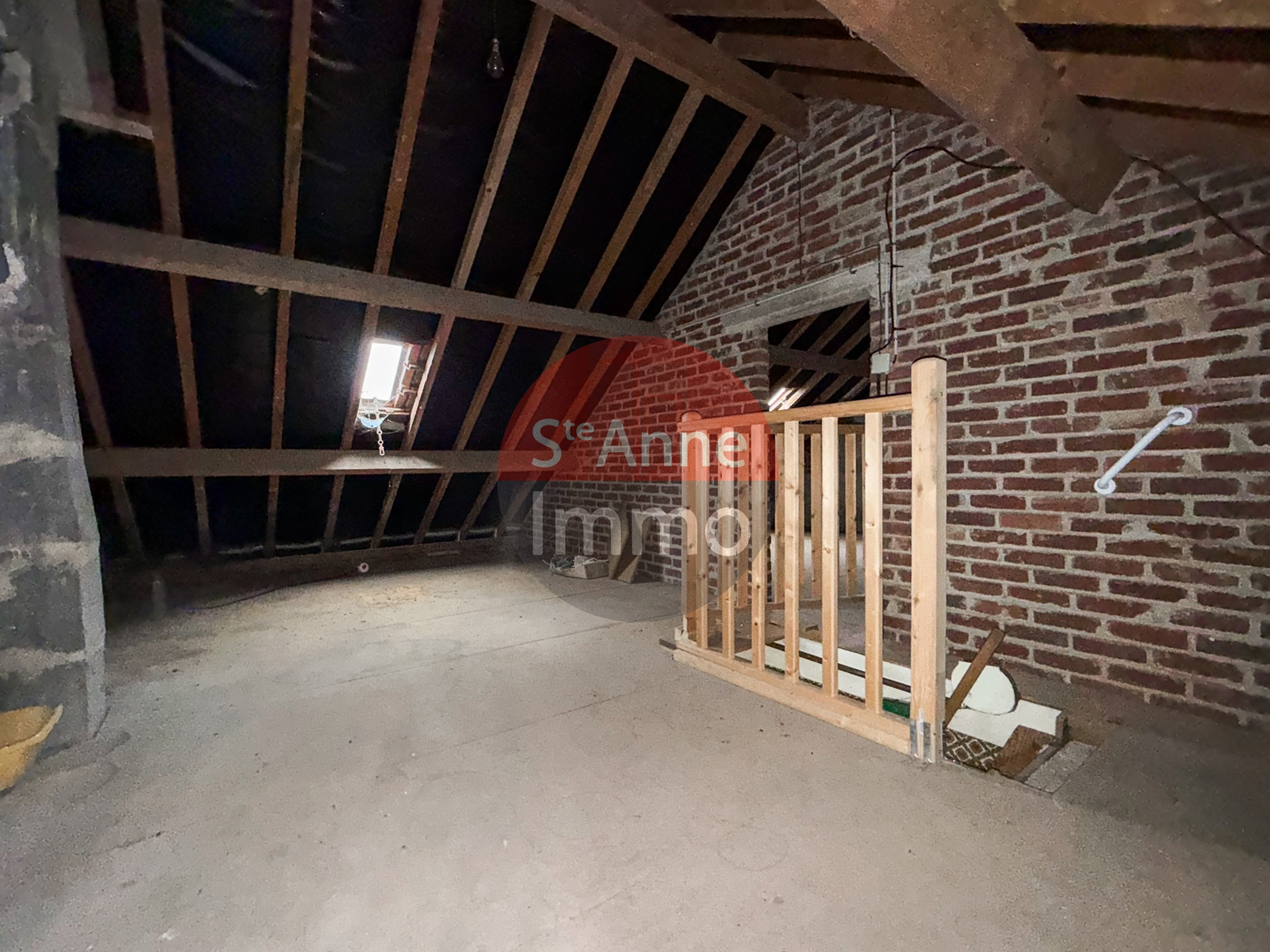 Immo80 – L'immobilier à Amiens et dans la Somme-VRELY – MAISON INDIVIDUELLE – 3 CHAMBRES – SOUS SOL COMPLET AMENAGE – DEPENDANCES – GARAGE – CAVE – JARDIN