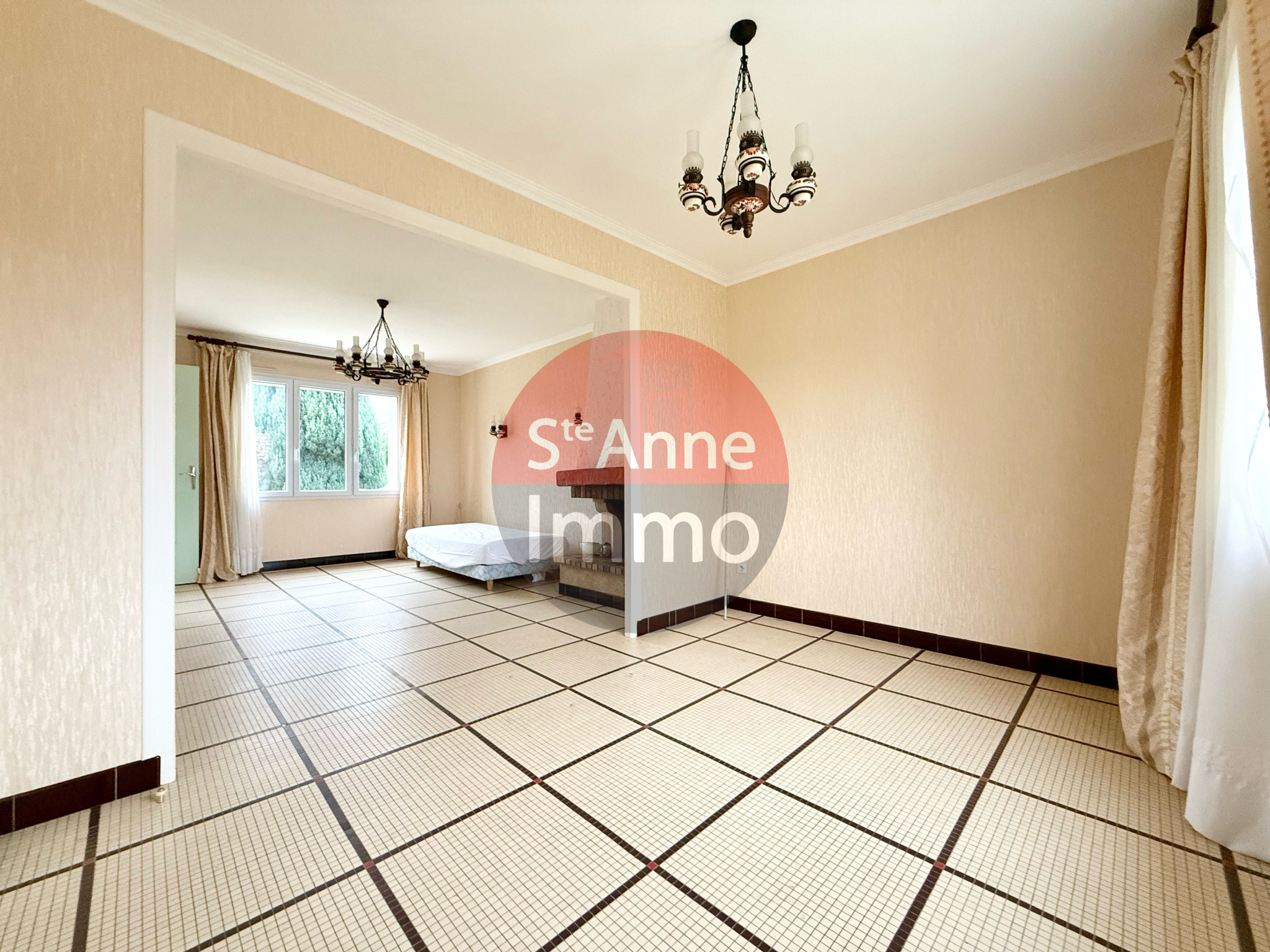 Immo80 – L'immobilier à Amiens et dans la Somme-VRELY – MAISON INDIVIDUELLE – 3 CHAMBRES – SOUS SOL COMPLET AMENAGE – DEPENDANCES – GARAGE – CAVE – JARDIN