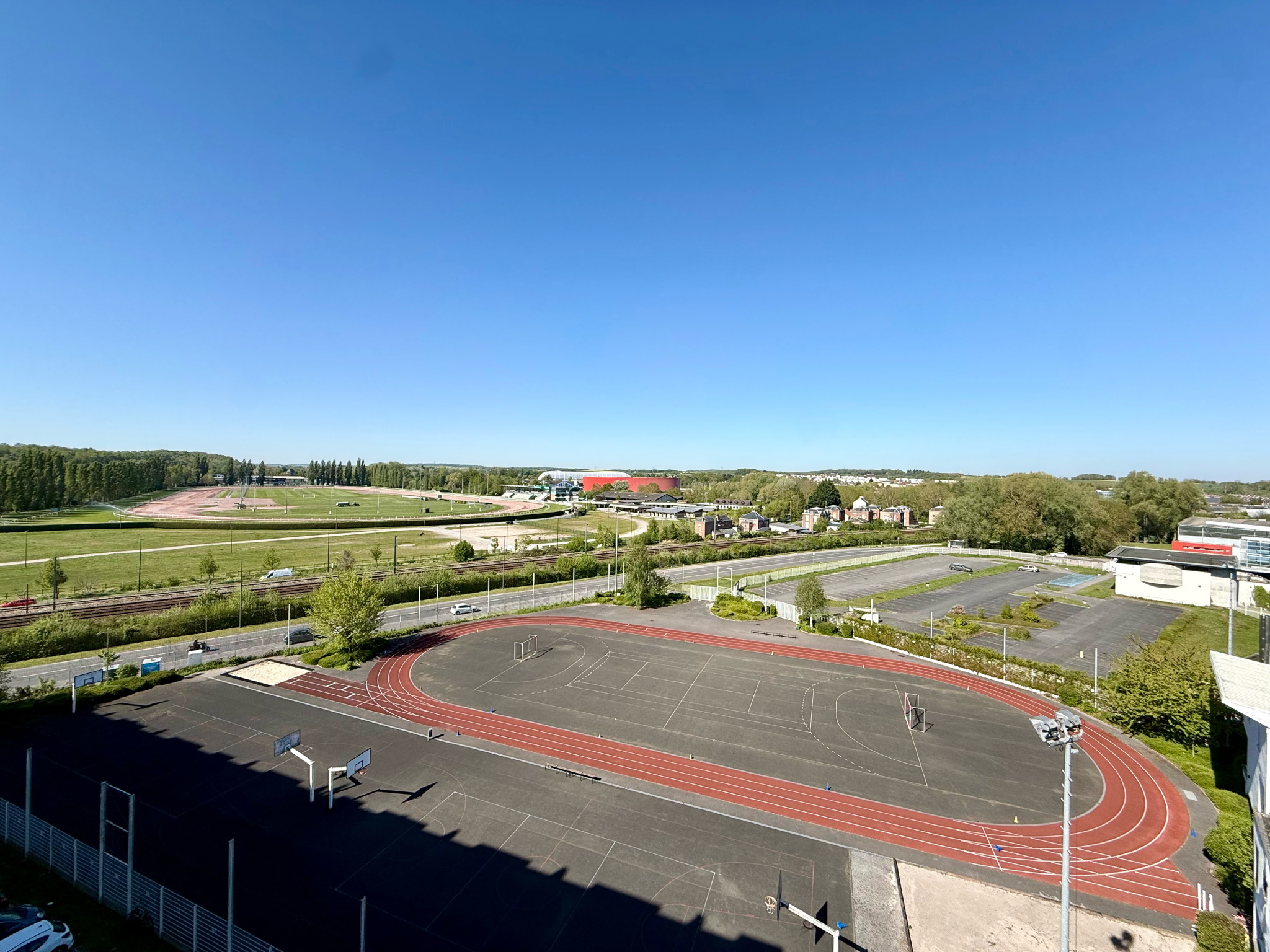 Immo80 – L'immobilier à Amiens et dans la Somme-AMIENS – QUARTIER LA HOTOIE – APPARTEMENT T4 – DERNIER ETAGE – PLACE DE PARKING – 1 ASCENSEUR