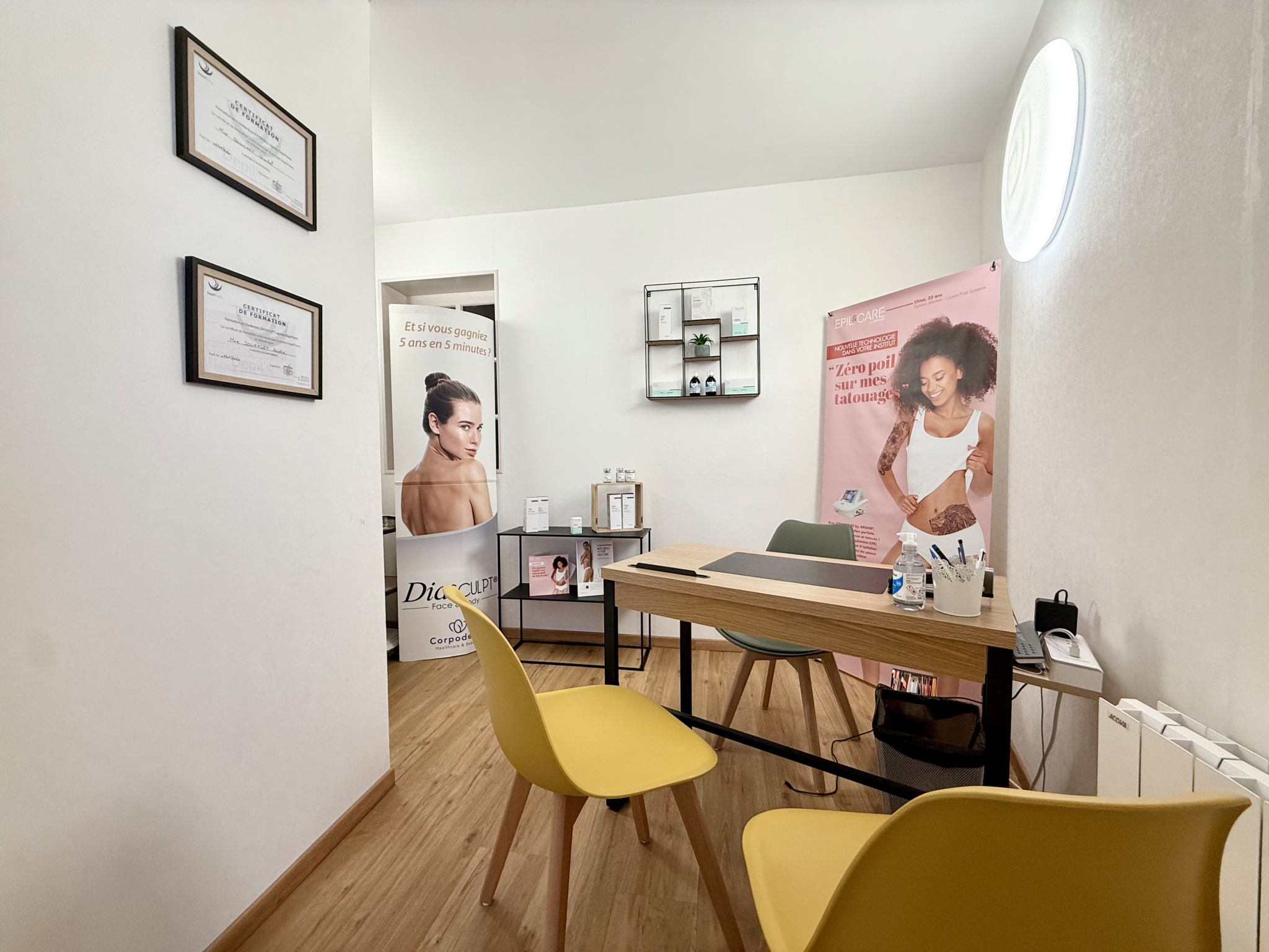 Immo80 – L'immobilier à Amiens et dans la Somme-ROYE – FONDS DE COMMERCE – 60m2 – PLAIN PIED – 1 BUREAU – 4 SALLES