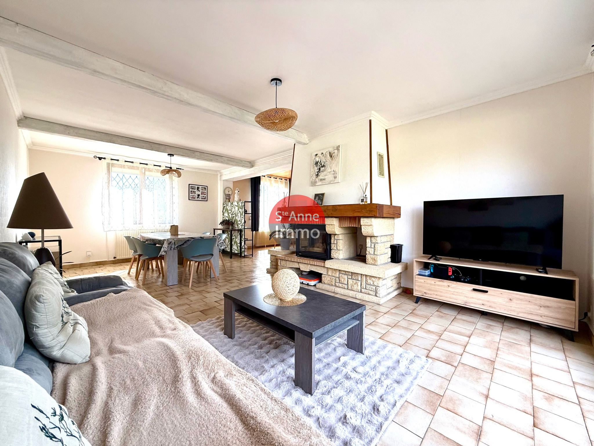 Immo80 – L'immobilier à Amiens et dans la Somme-CHAULNES – 180m2 – MAISON INDIVIDUELLE – AUTONOMIE DE PLAIN PIED – 4 CHAMBRES – DOUBLE GARAGE – DEPENDANCES –