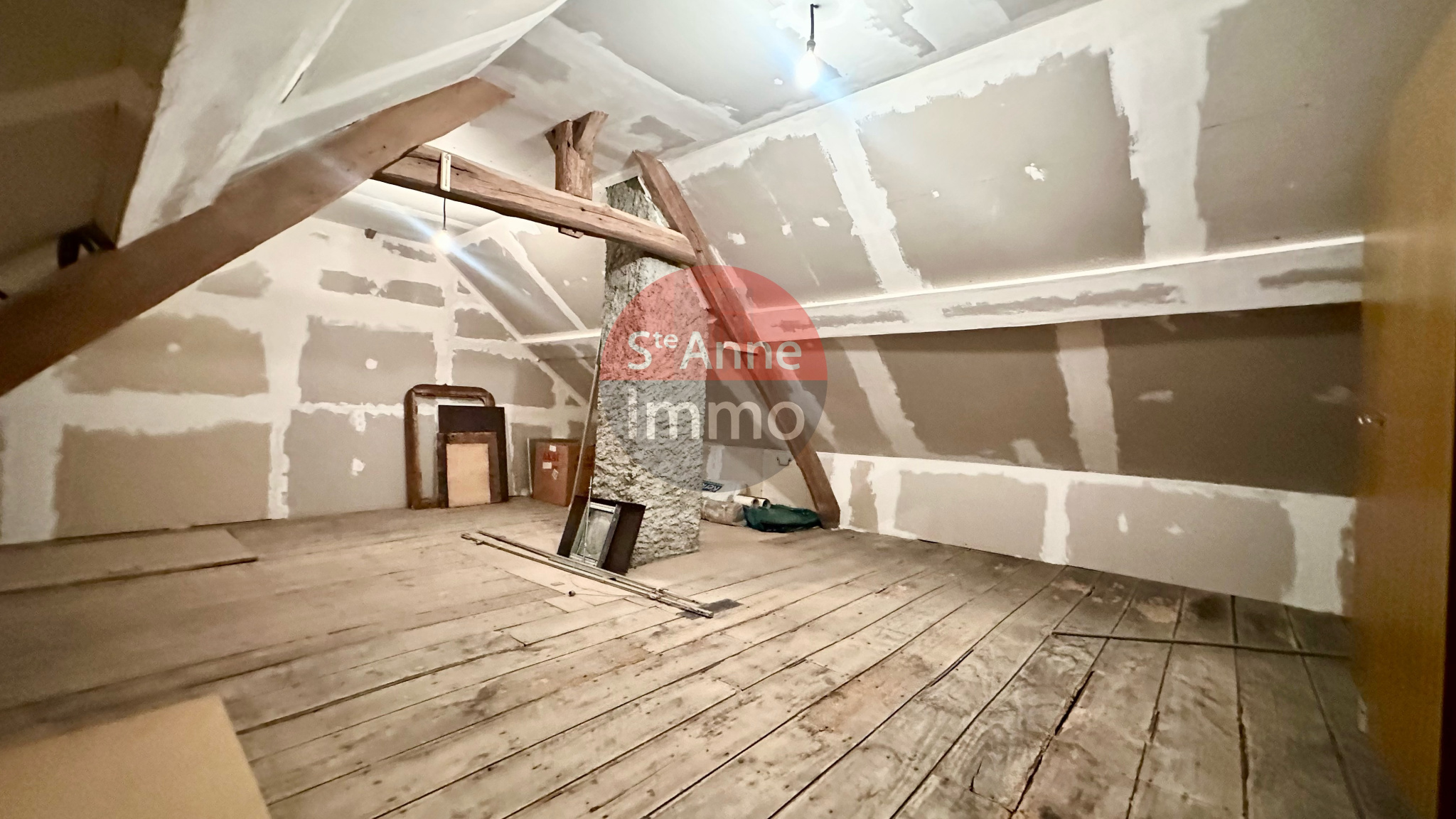 Immo80 – L'immobilier à Amiens et dans la Somme-CONTY – MAISON DE VILLE – 4 CHAMBRES – GARAGE – JARDIN