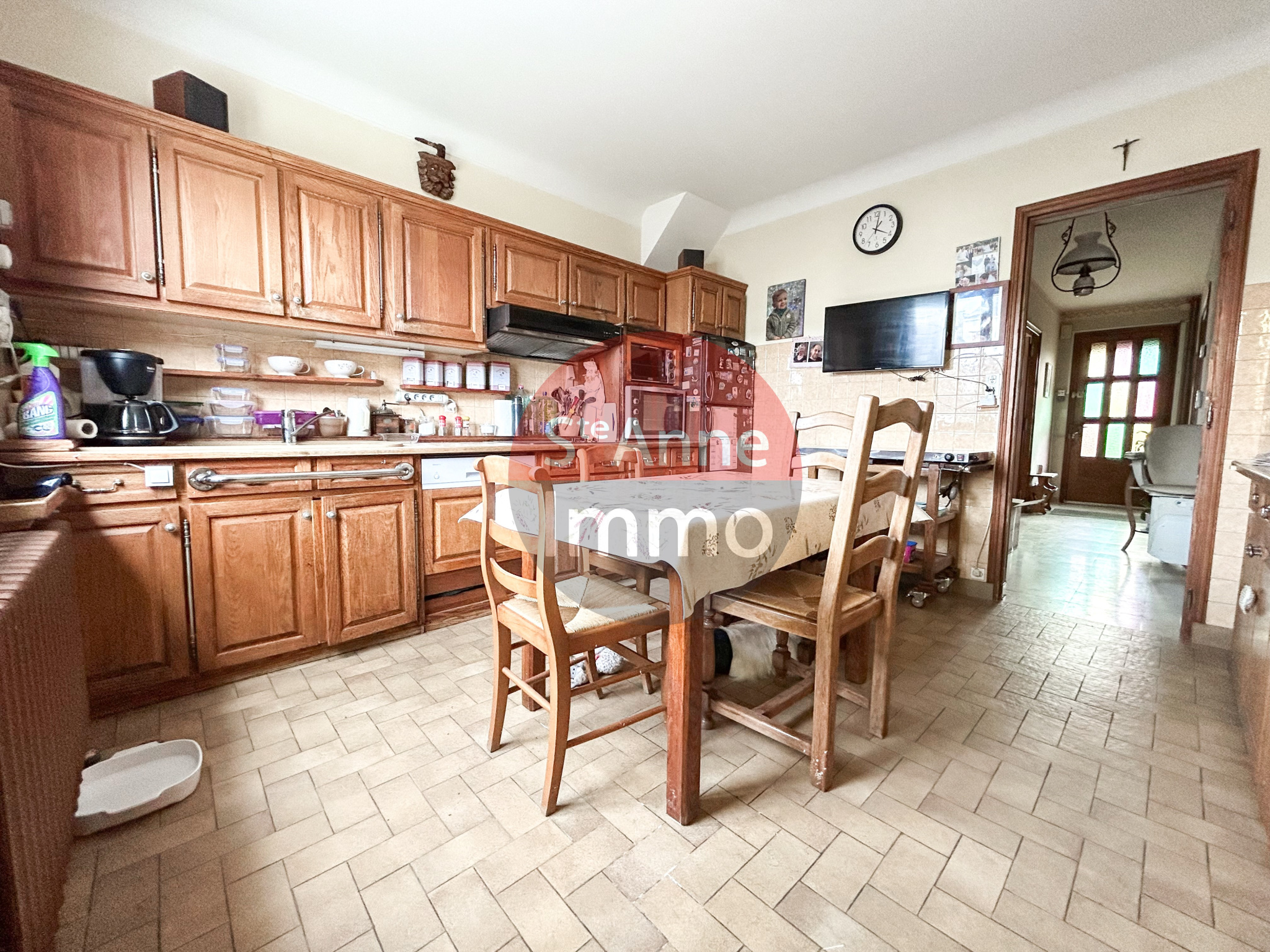 Immo80 – L'immobilier à Amiens et dans la Somme-ROSIERES-EN-SANTERRE – CORPS DE FERME ELEVE SUR SOUS SOL COMPLET – VIVABLE DE PLAIN PIED – 7 CHAMBRES – HANGAR