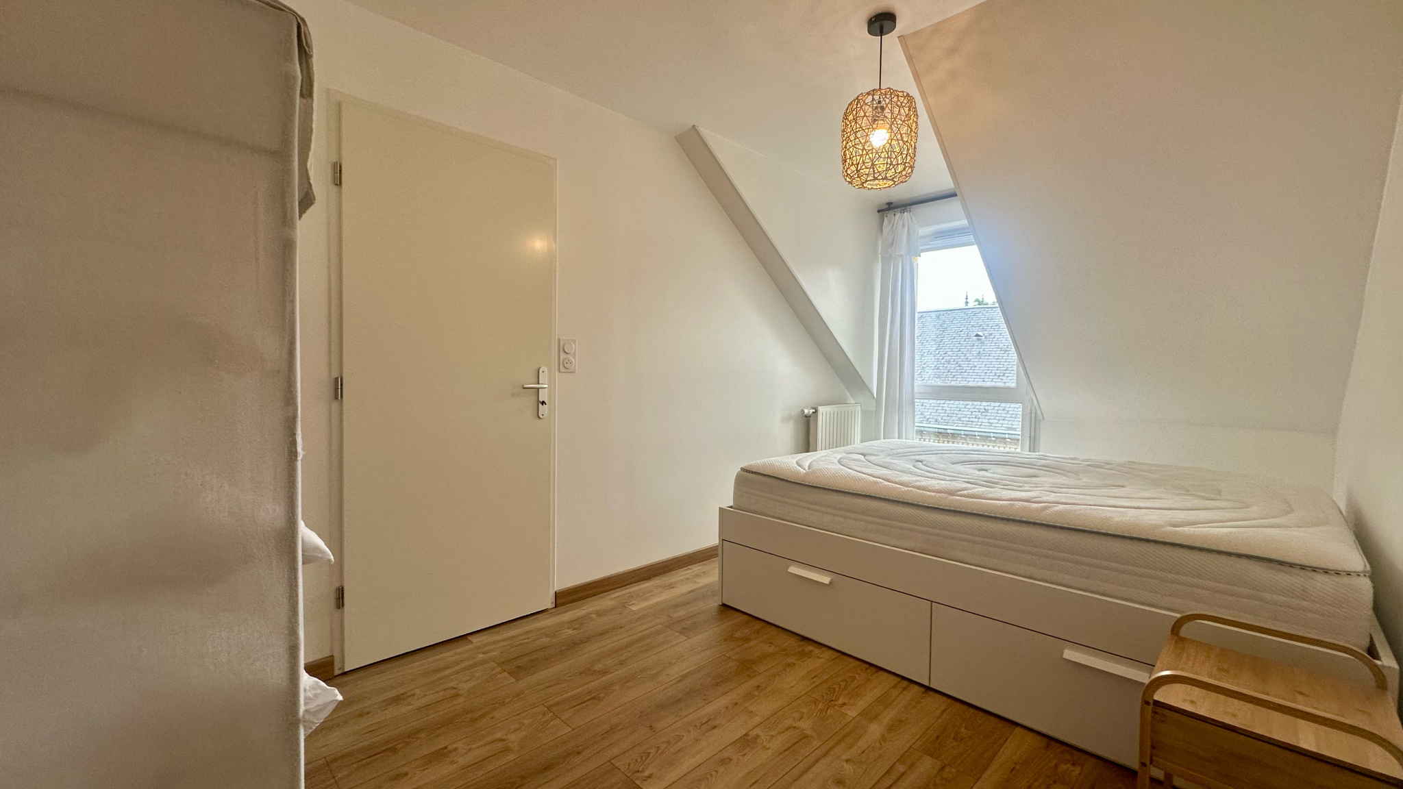 Immo80 – L'immobilier à Amiens et dans la Somme-AMIENS – QUARTIER SAINT-MAURICE – APPARTEMENT T2 – MEUBLE – TERRASSE – STATIONNEMENT 